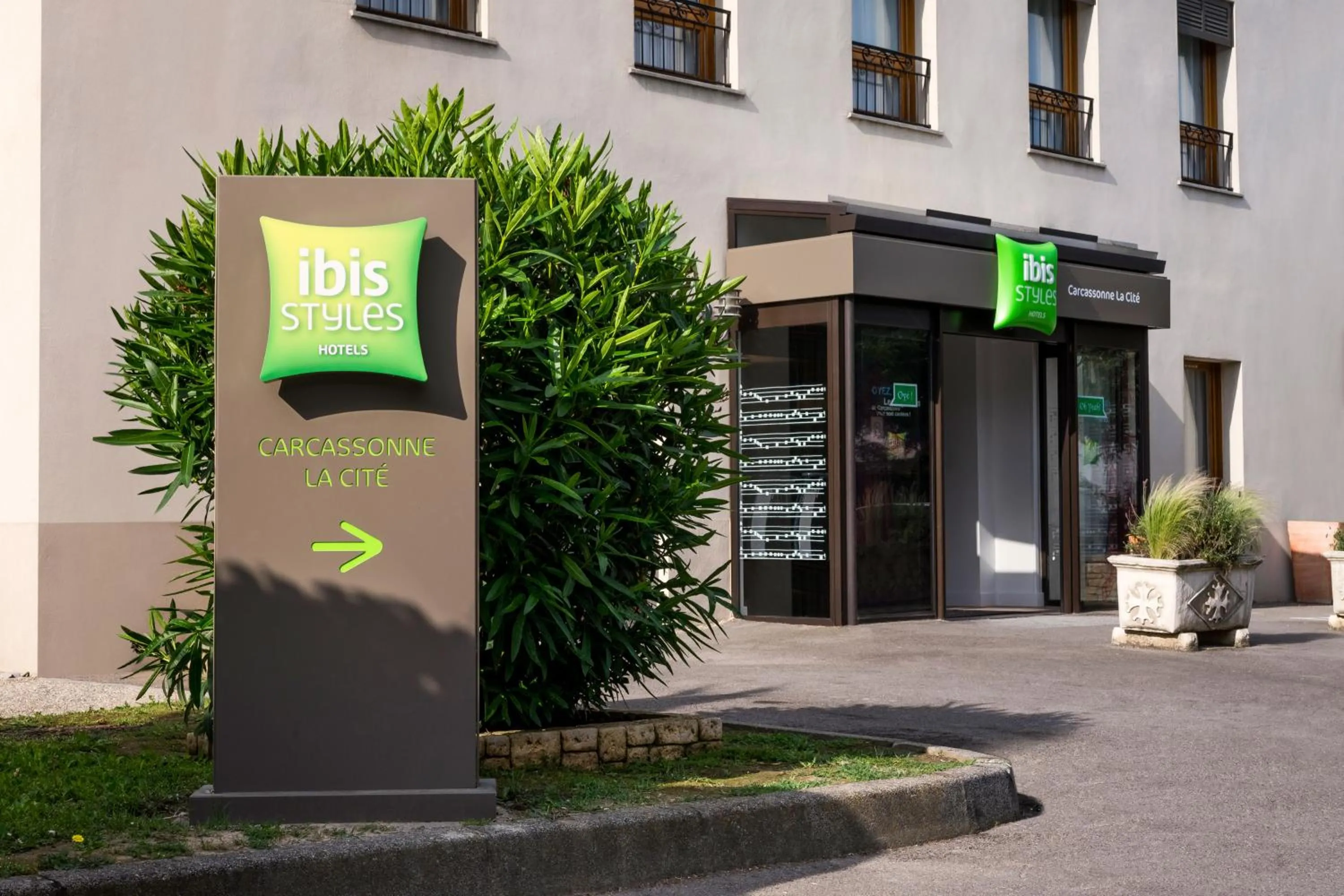 Facade/entrance in ibis Styles Carcassonne La Cité