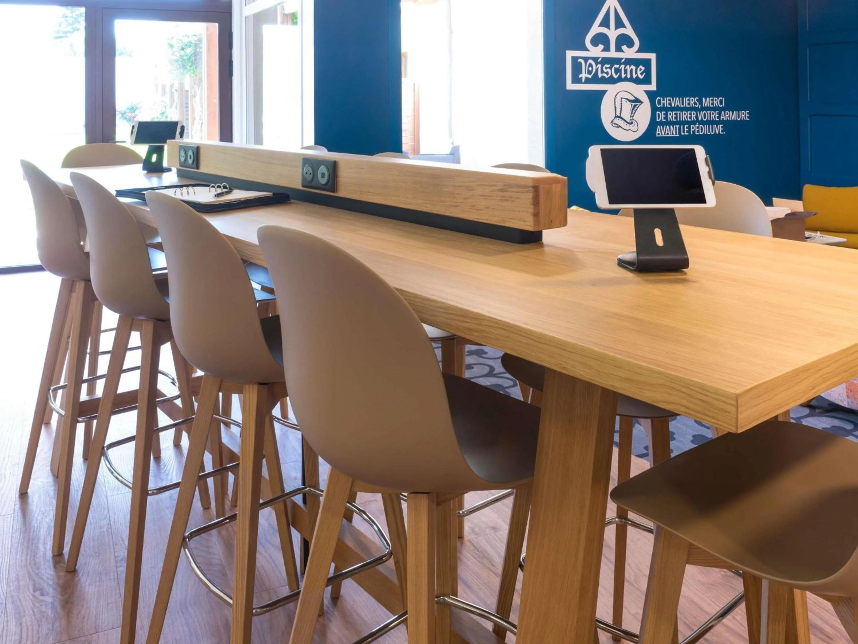 Restaurant/places to eat in ibis Styles Carcassonne La Cité