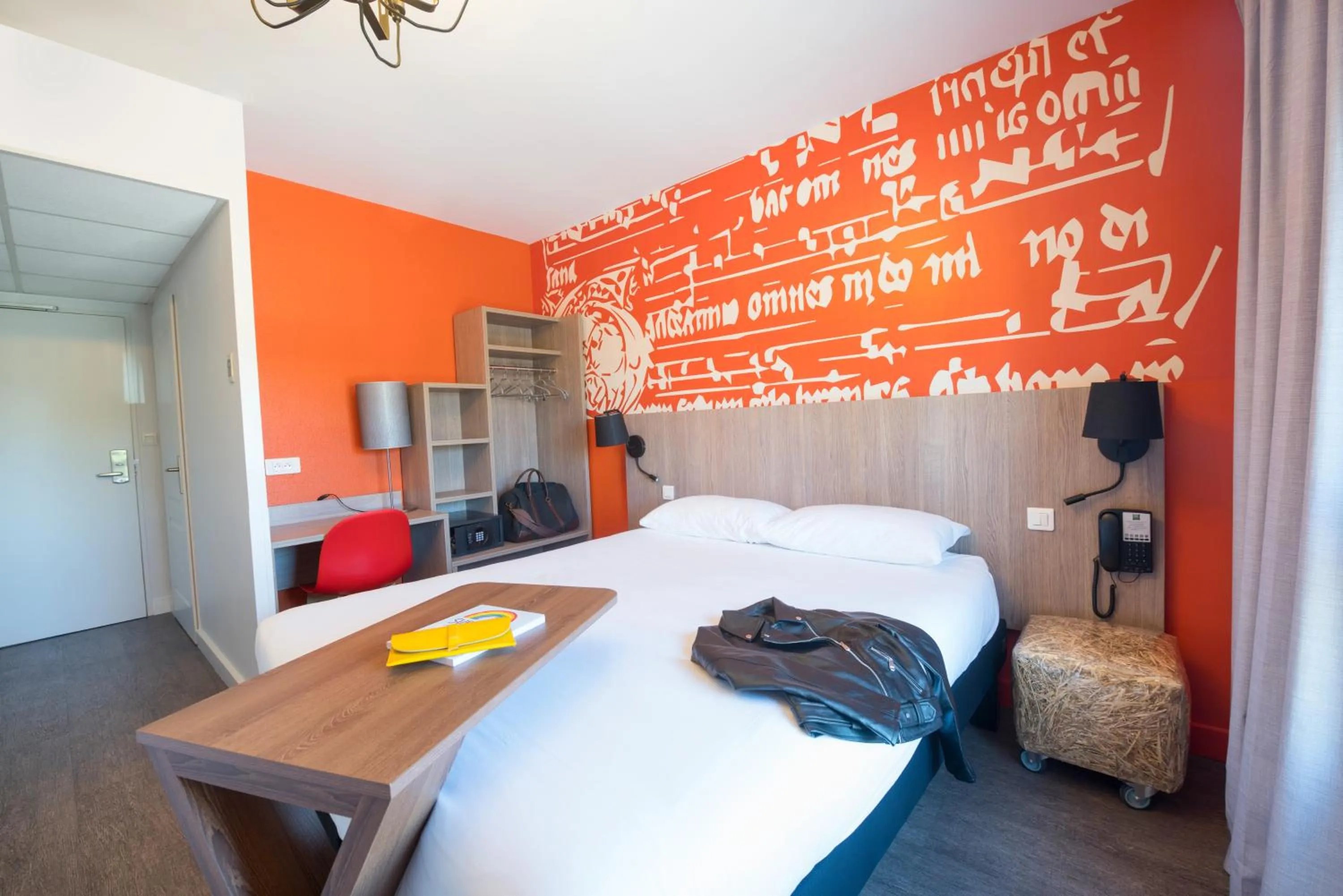 Photo of the whole room, Bed in ibis Styles Carcassonne La Cité
