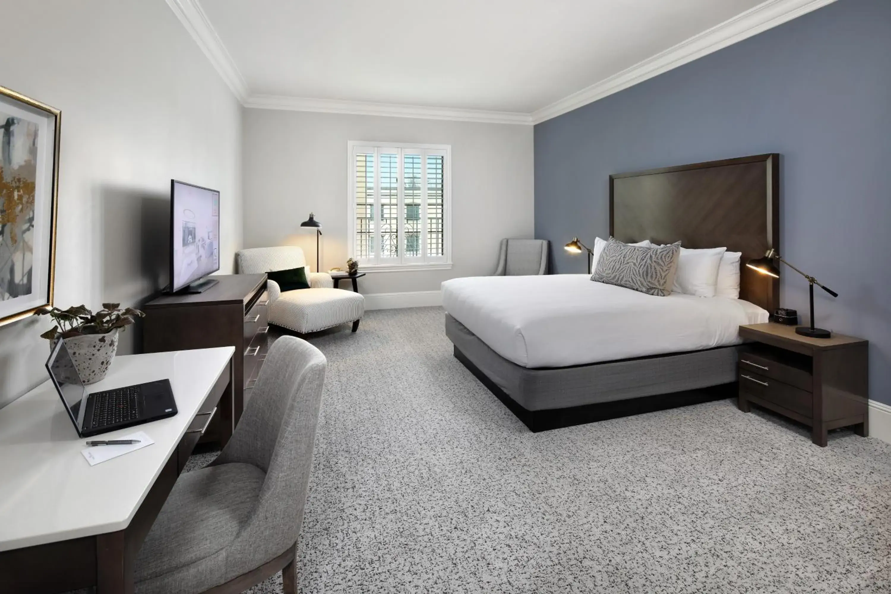 Deluxe King Room in Hotel Winters Deluxe King Room in Hotel Winters