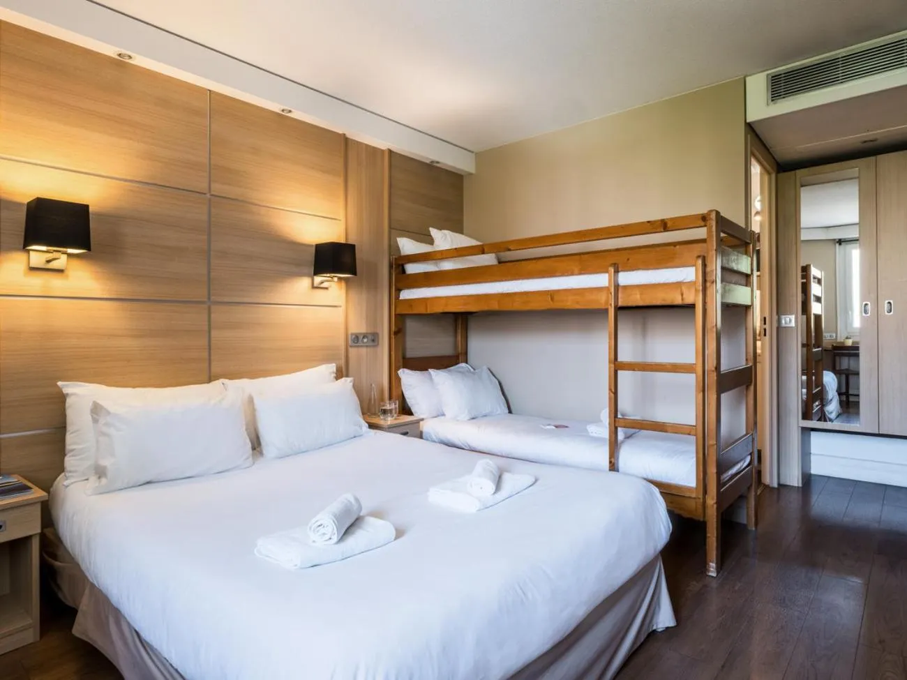 Bed in Hotel Novel Restaurant La Mamma