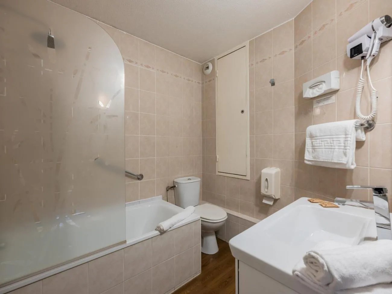 Hotel Novel Restaurant La Mamma