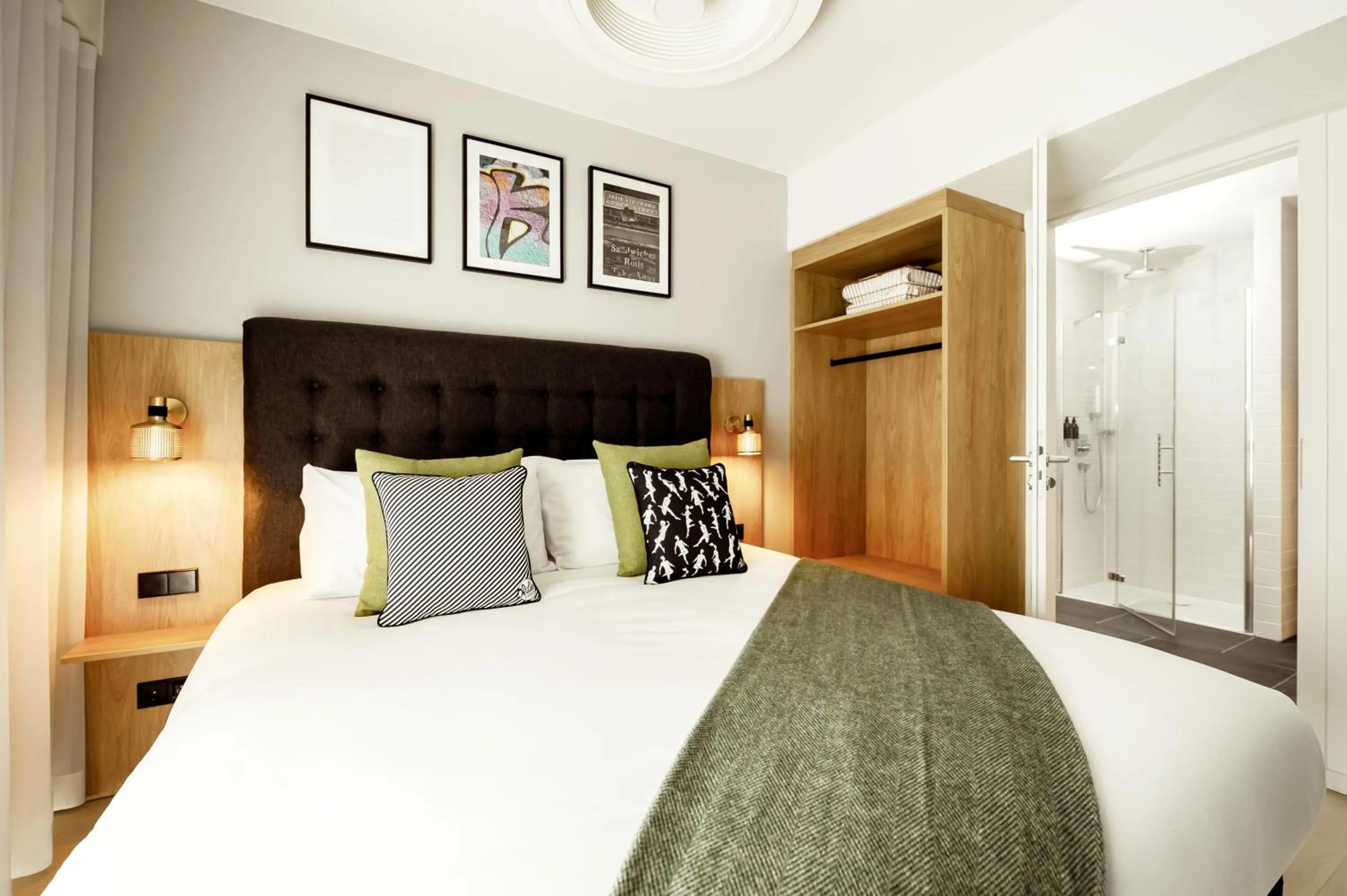 Bed in Wilde Aparthotels Berlin, Checkpoint Charlie