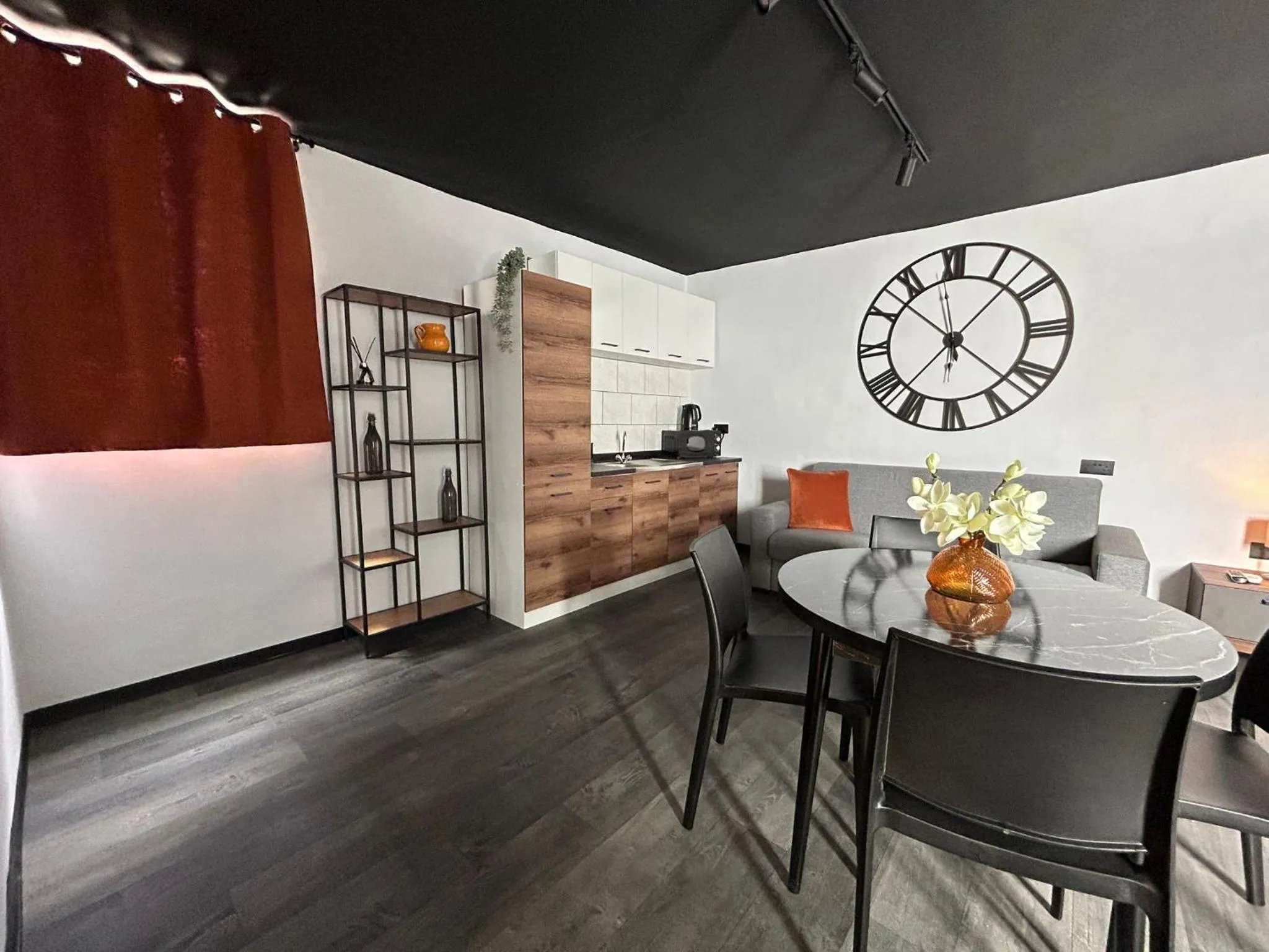 Kitchen or kitchenette in The Lodge