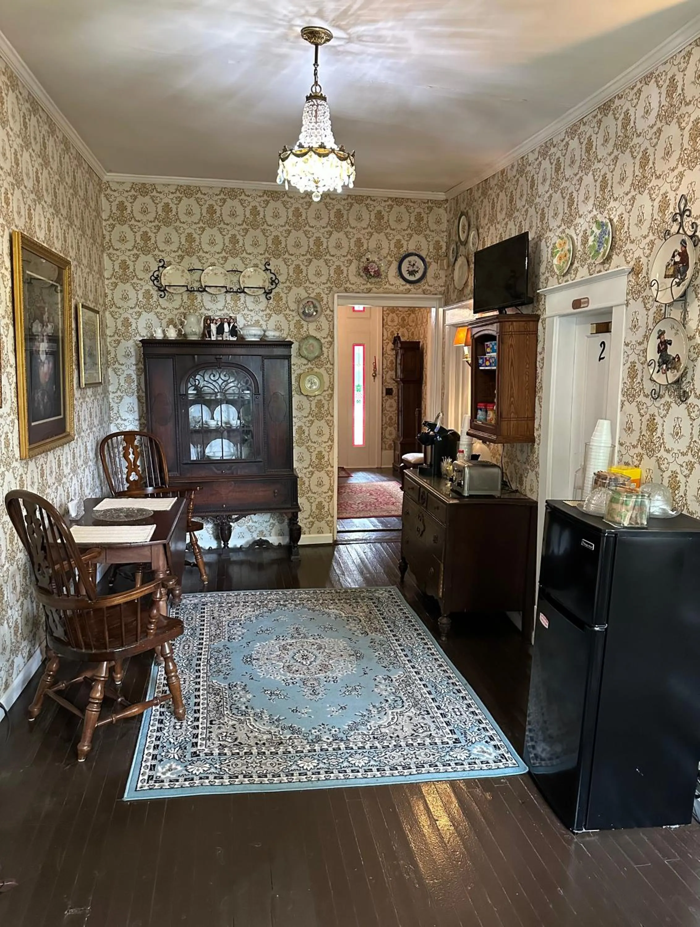 Breakfast in Belmont Inn