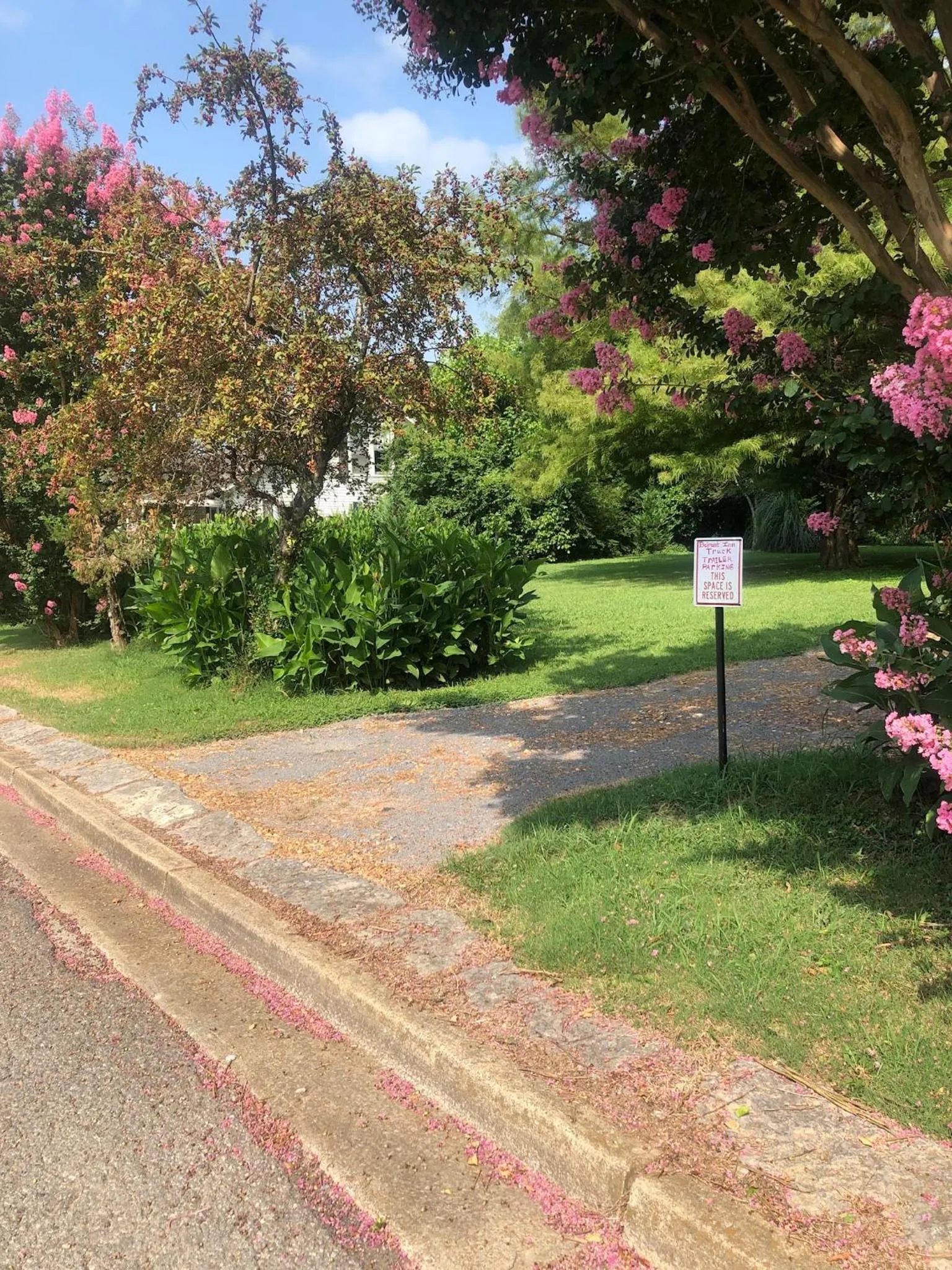 Parking in Belmont Inn