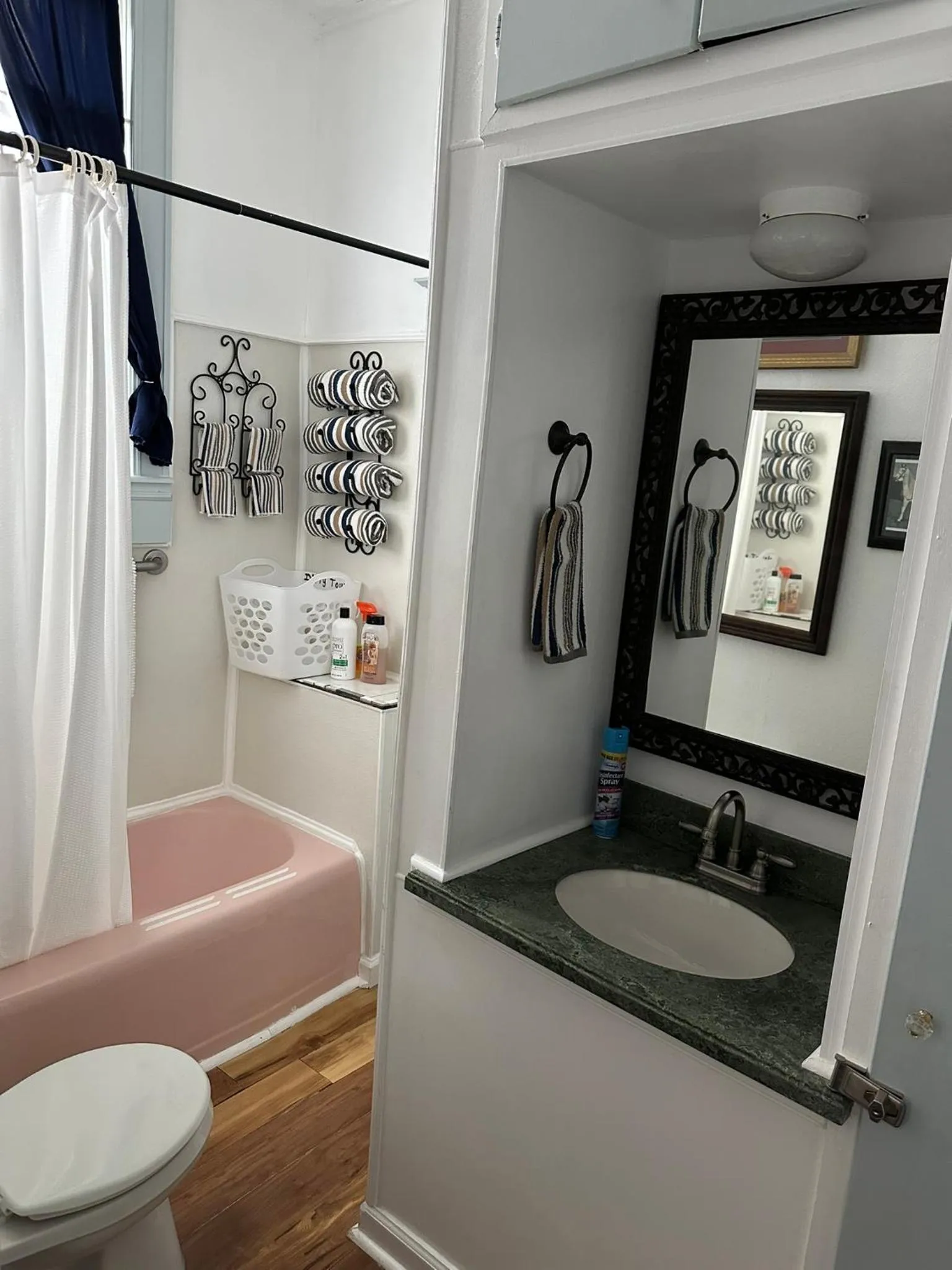 Bathroom in Belmont Inn