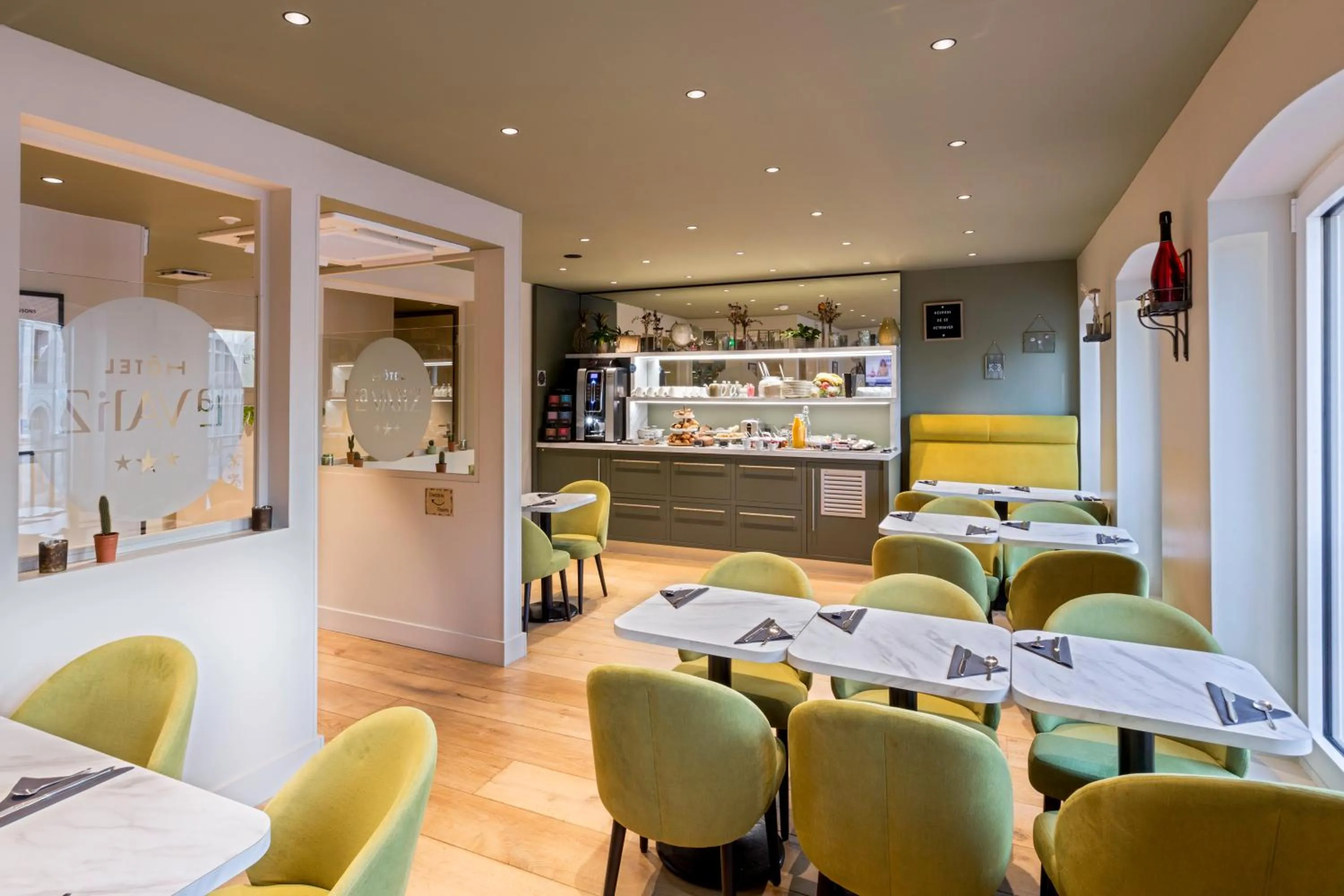 Buffet breakfast in La Valiz