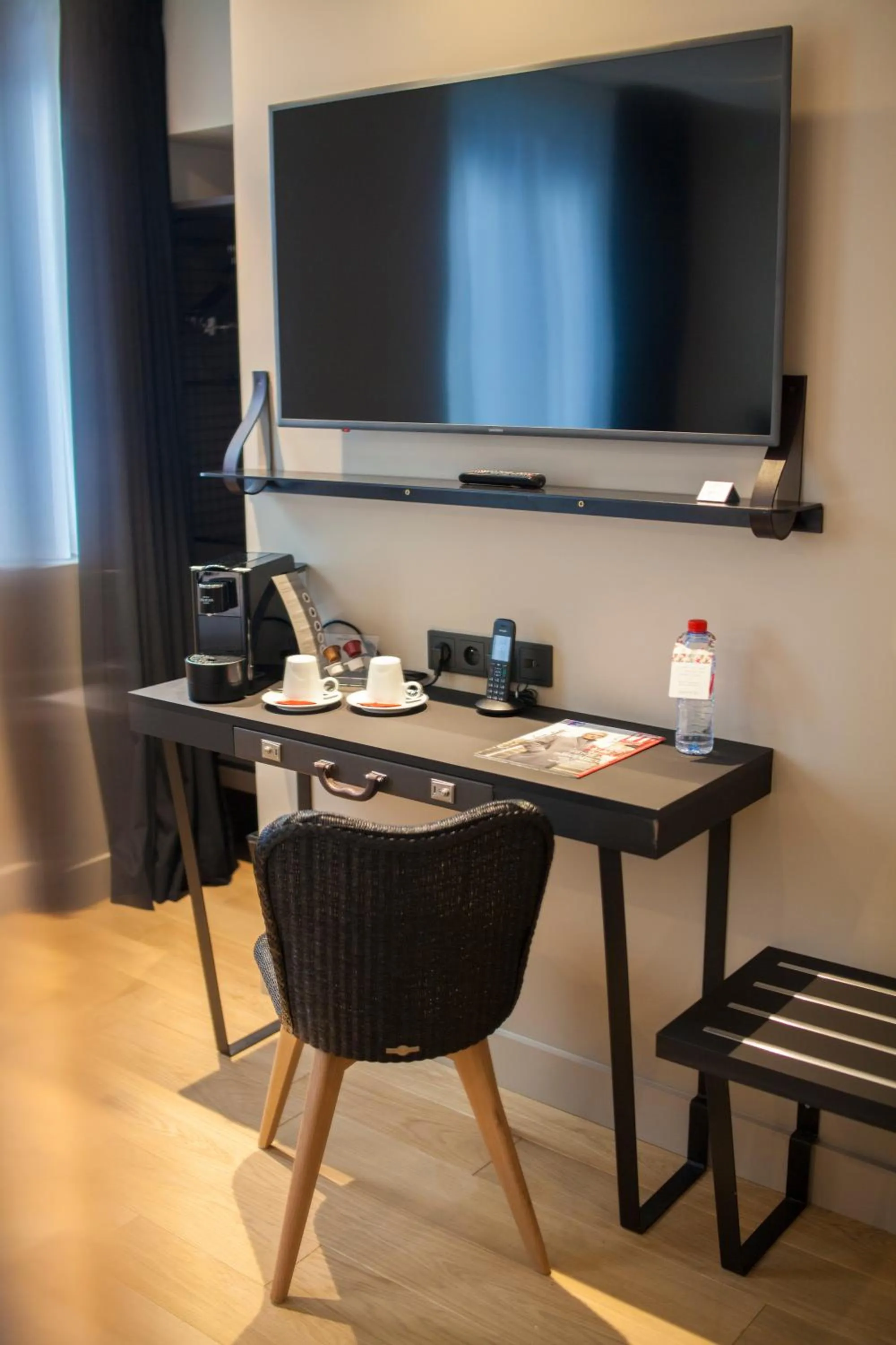 Decorative detail in La Valiz