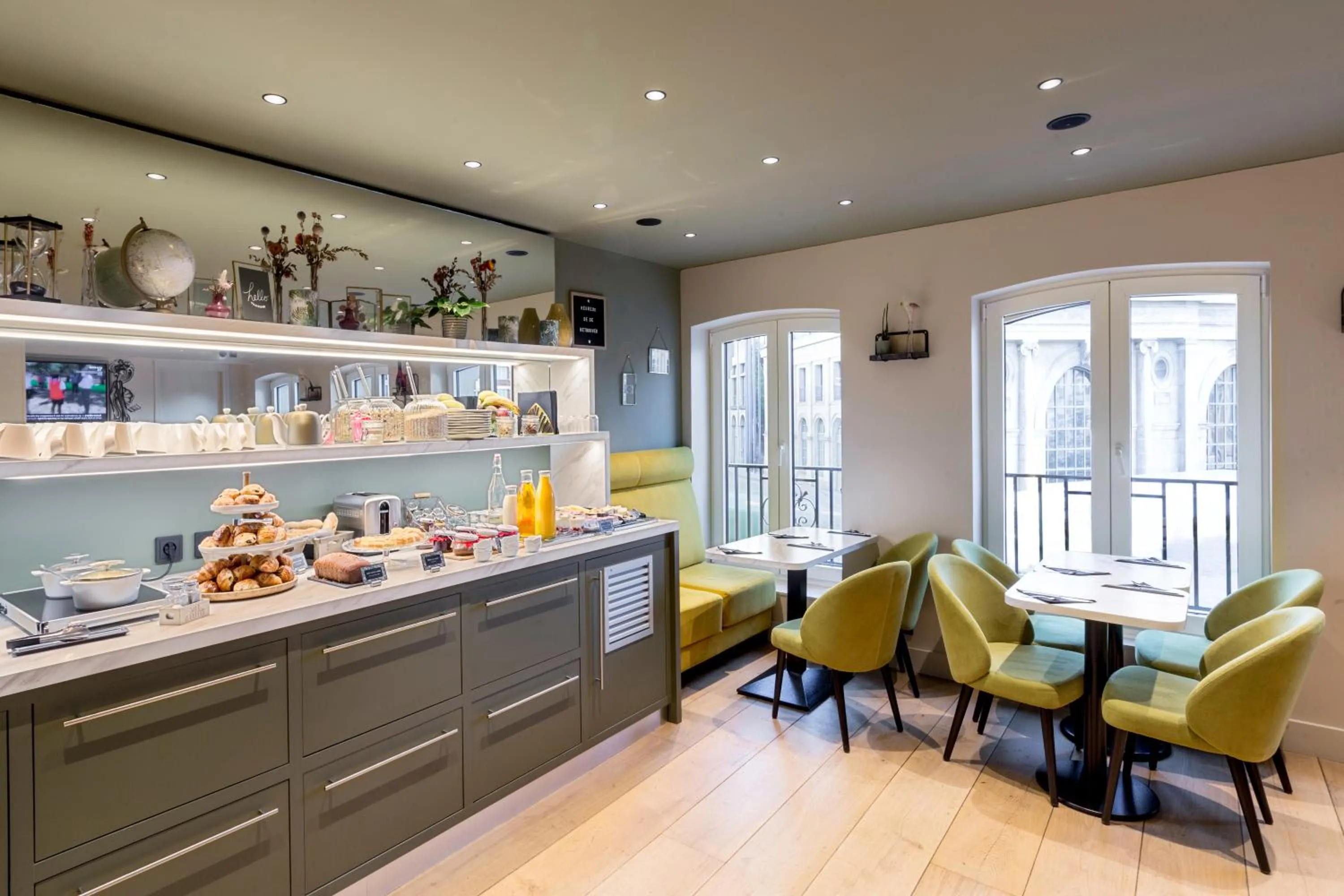 Buffet breakfast in La Valiz