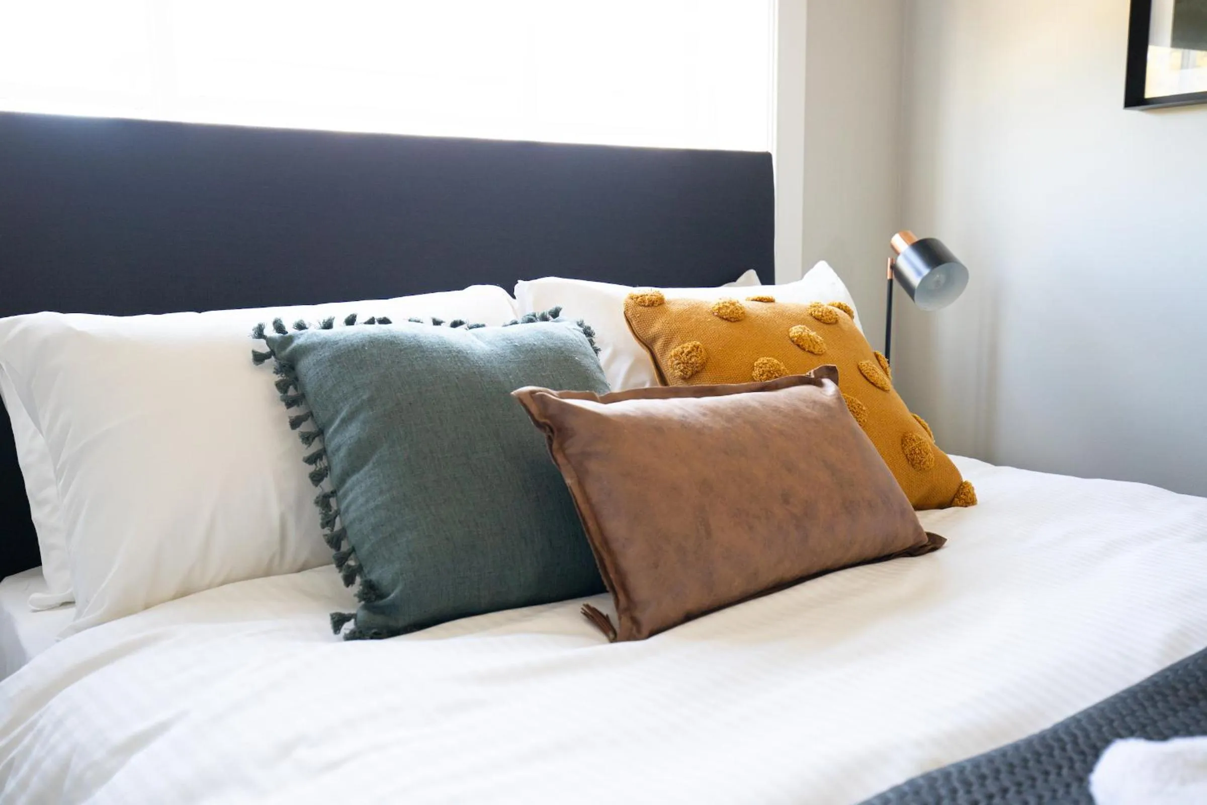 Bed in Horse and Jockey Hotel Homebush