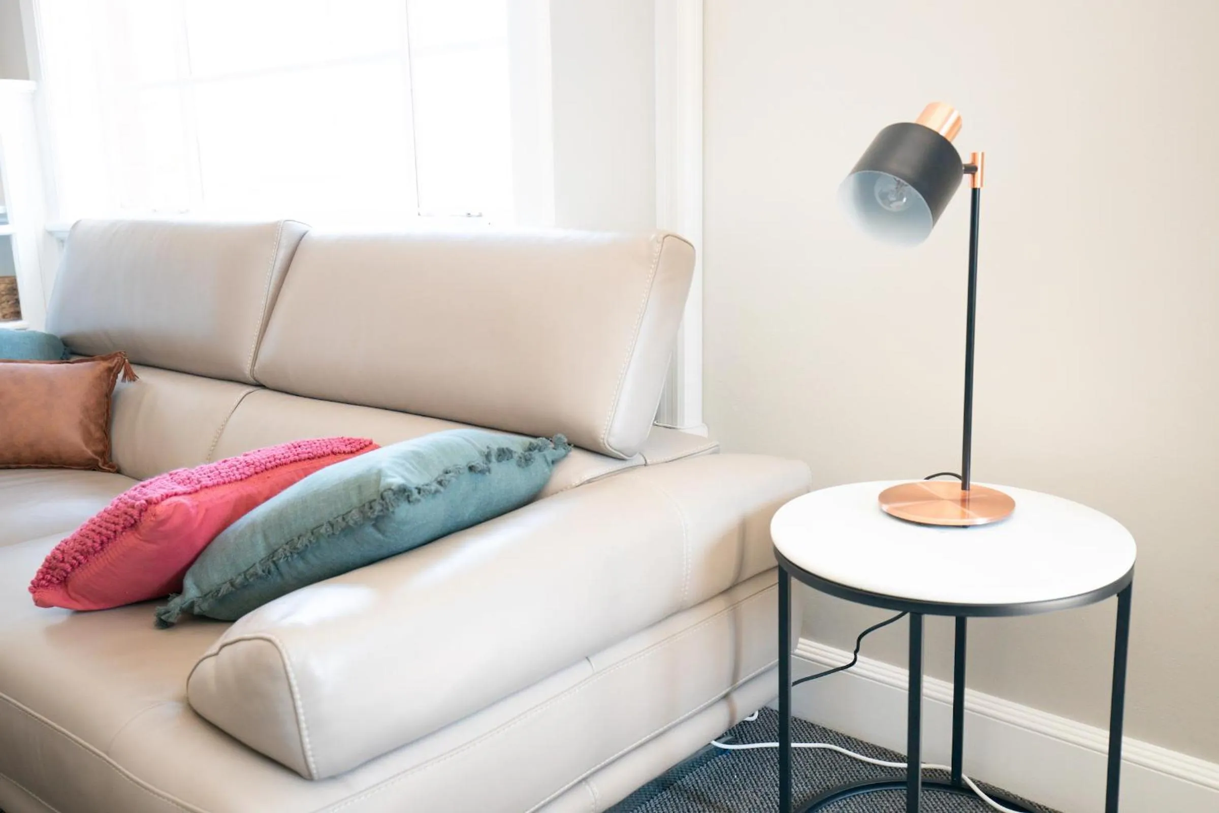 Living room in Horse and Jockey Hotel Homebush