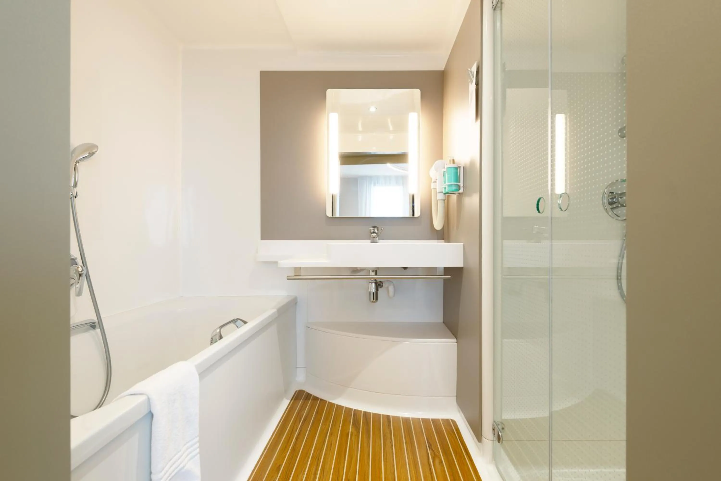 Bathroom in Novotel Suites Nancy Centre