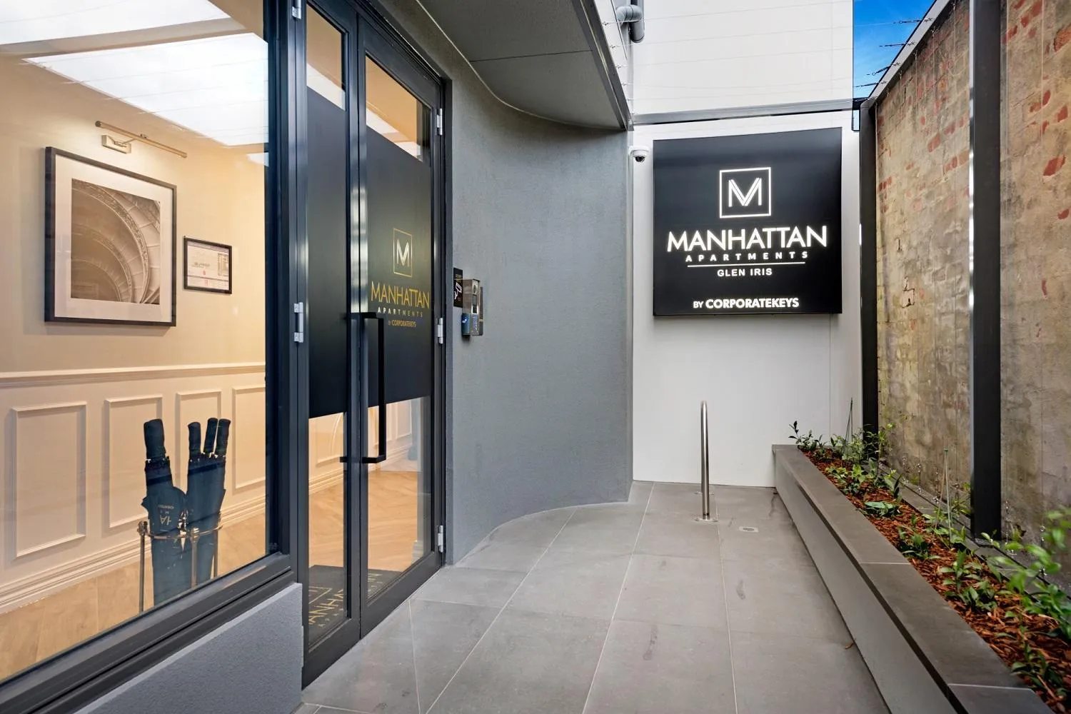 Facade/entrance in Manhattan Apartments - Glen Iris