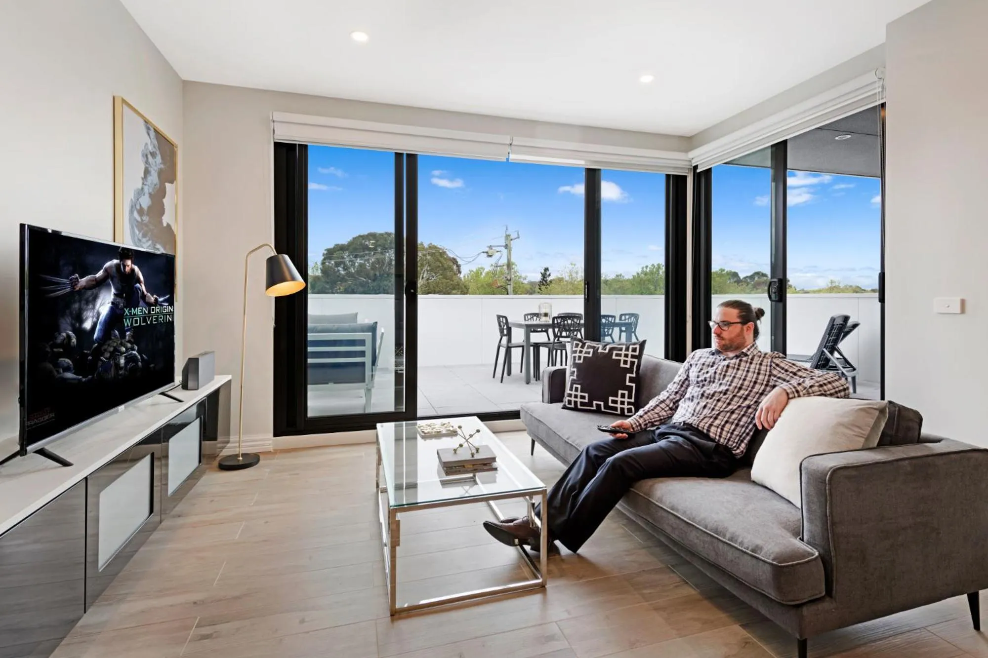 TV and multimedia in Manhattan Apartments - Glen Iris