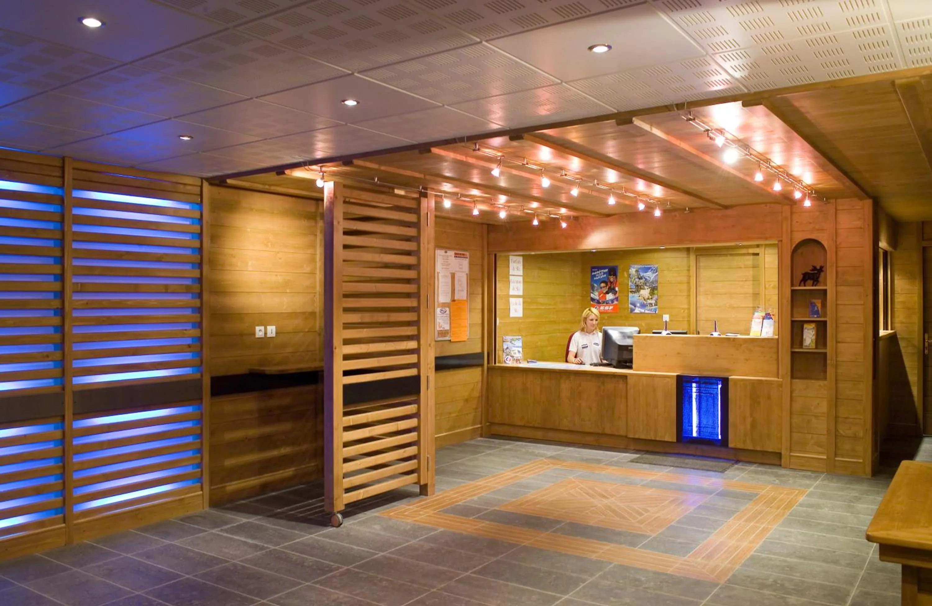 Lobby or reception in Madame Vacances Résidence Le Parc Des Airelles