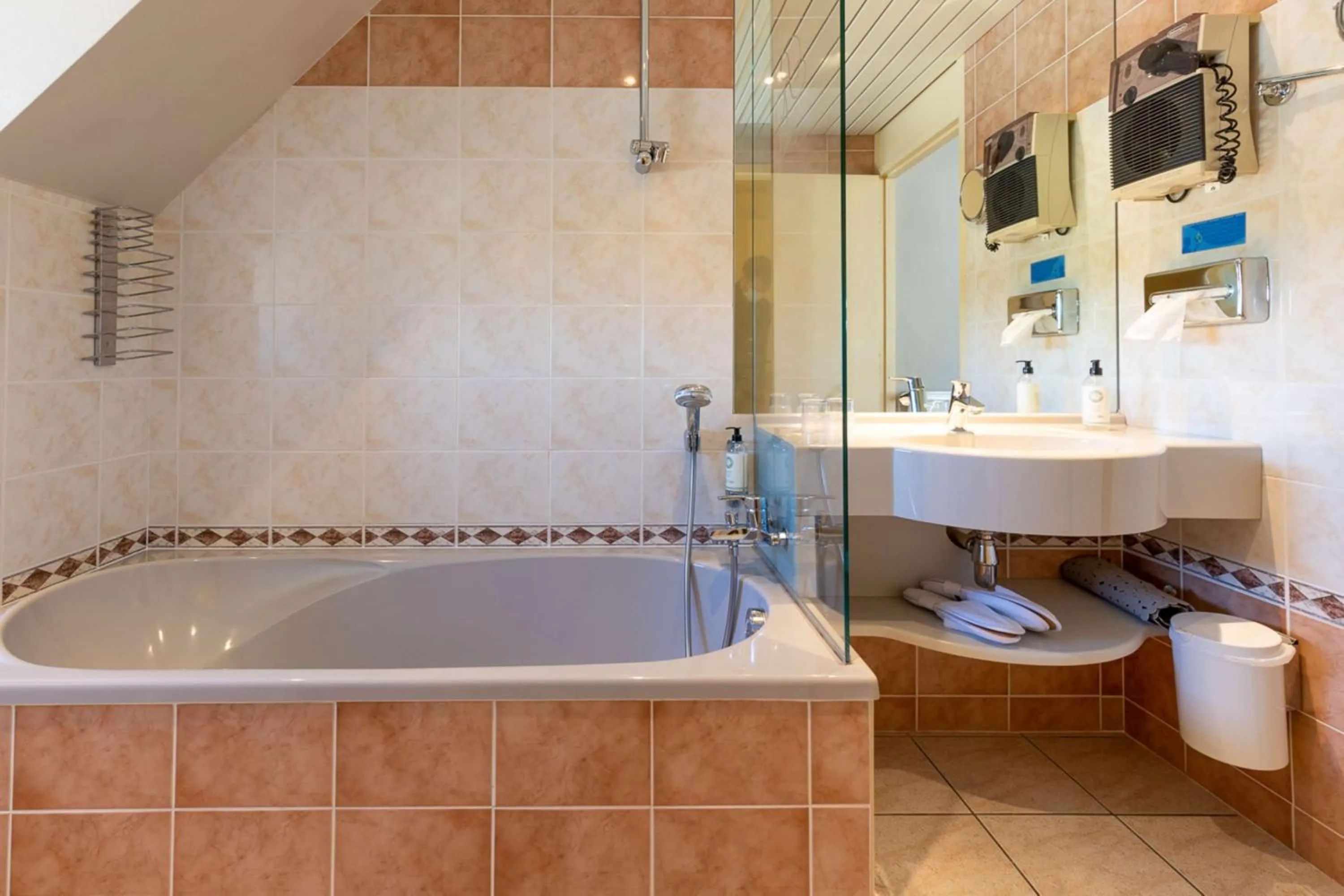 Bathroom in Best Western Le Relais de Laguiole Hôtel & Spa