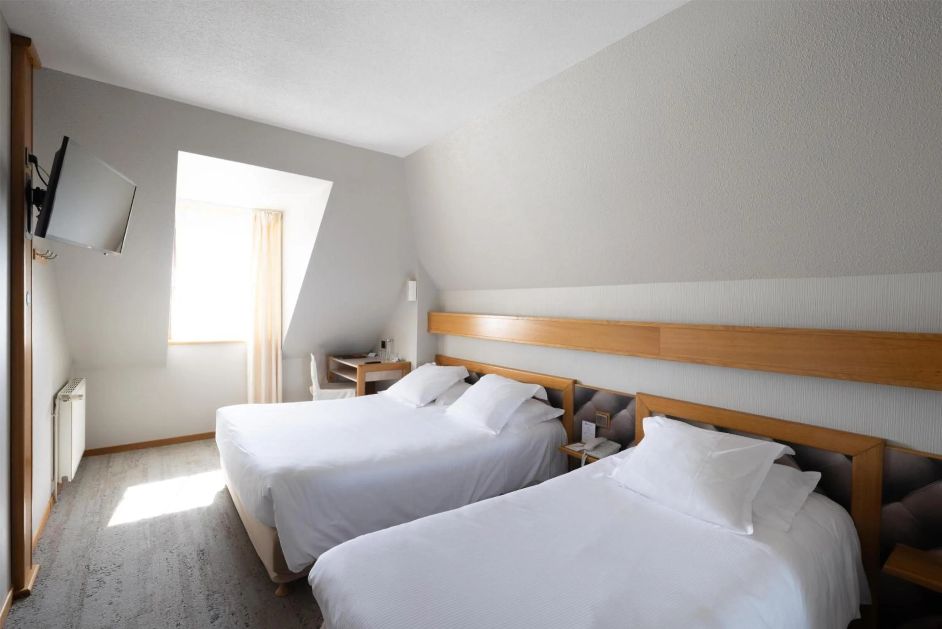 Bedroom, Bed in Best Western Le Relais de Laguiole Hôtel & Spa