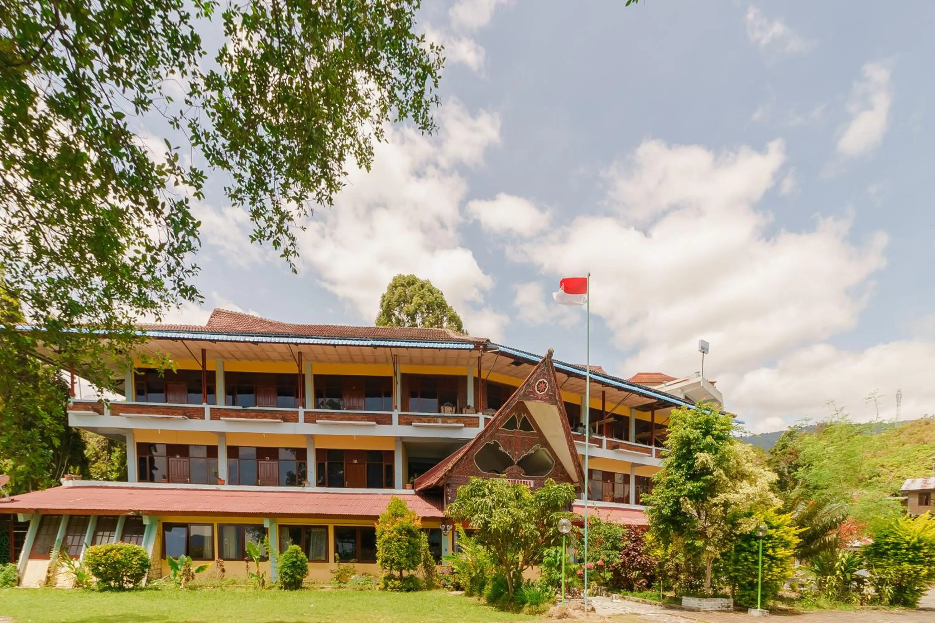 Property building in RedDoorz @ Tuktuk Danau Toba