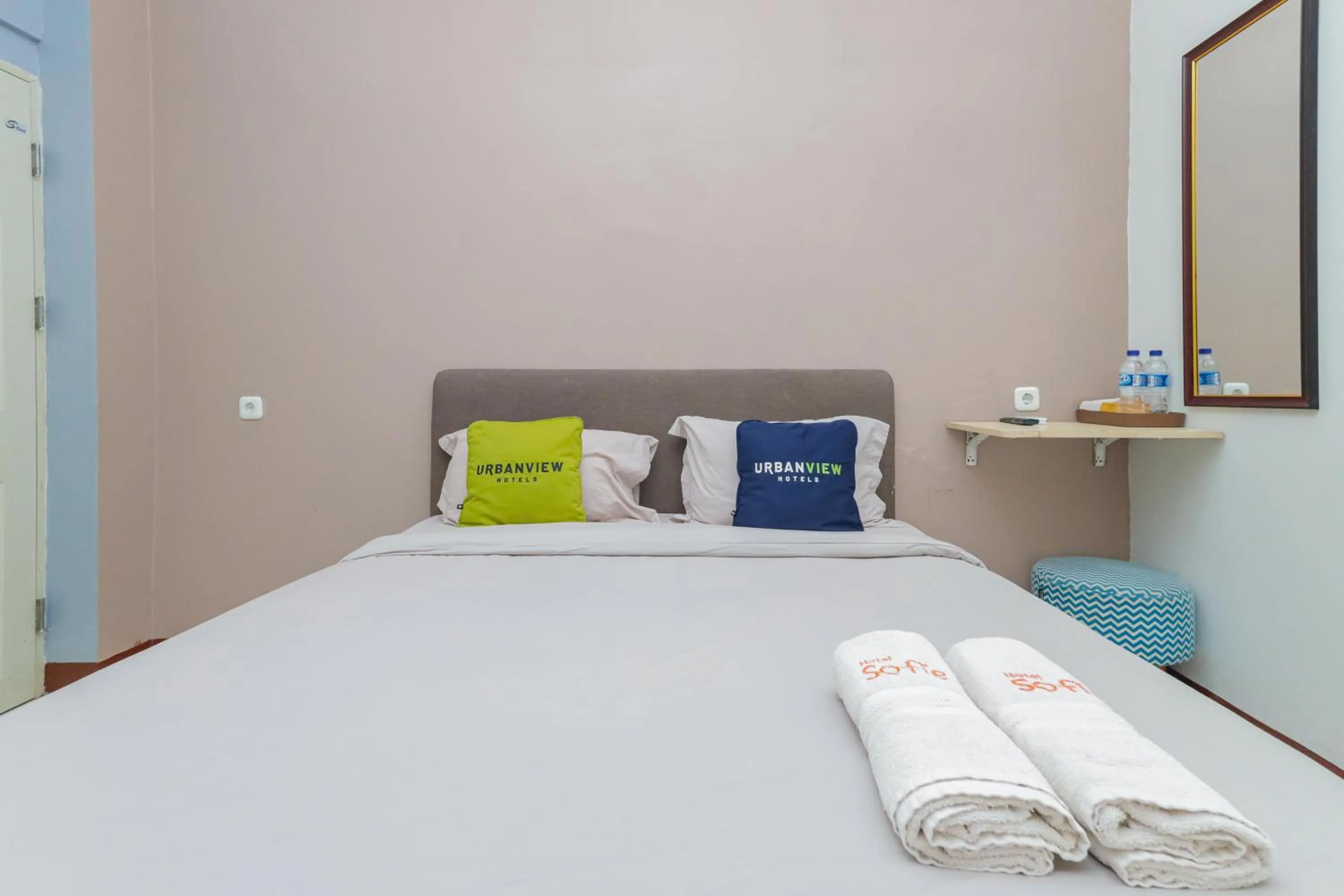 Bedroom, Bed in Urbanview Hotel Syariah Near Gelora Delta Sidoarjo