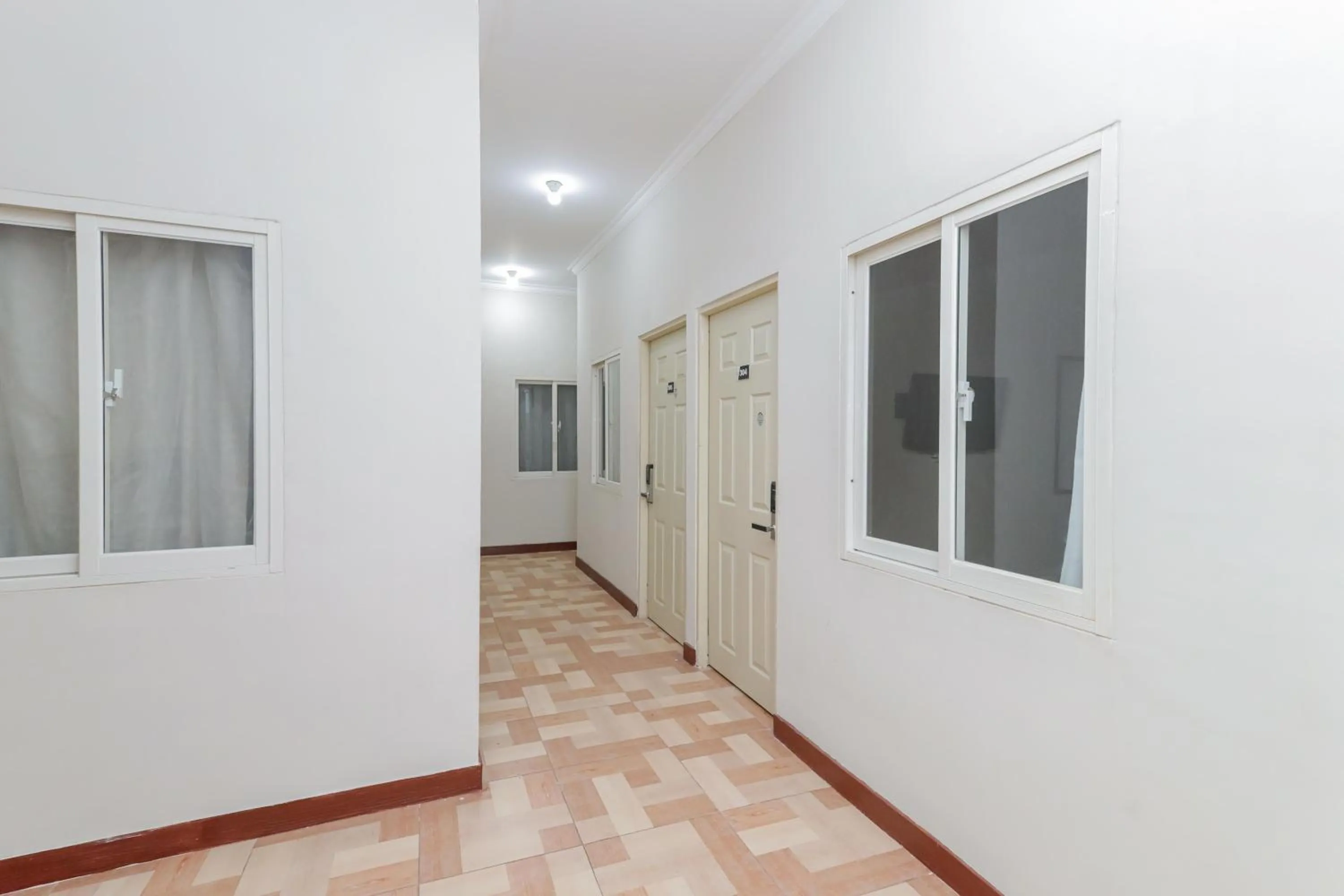 Facade/entrance in Urbanview Hotel Syariah Near Gelora Delta Sidoarjo