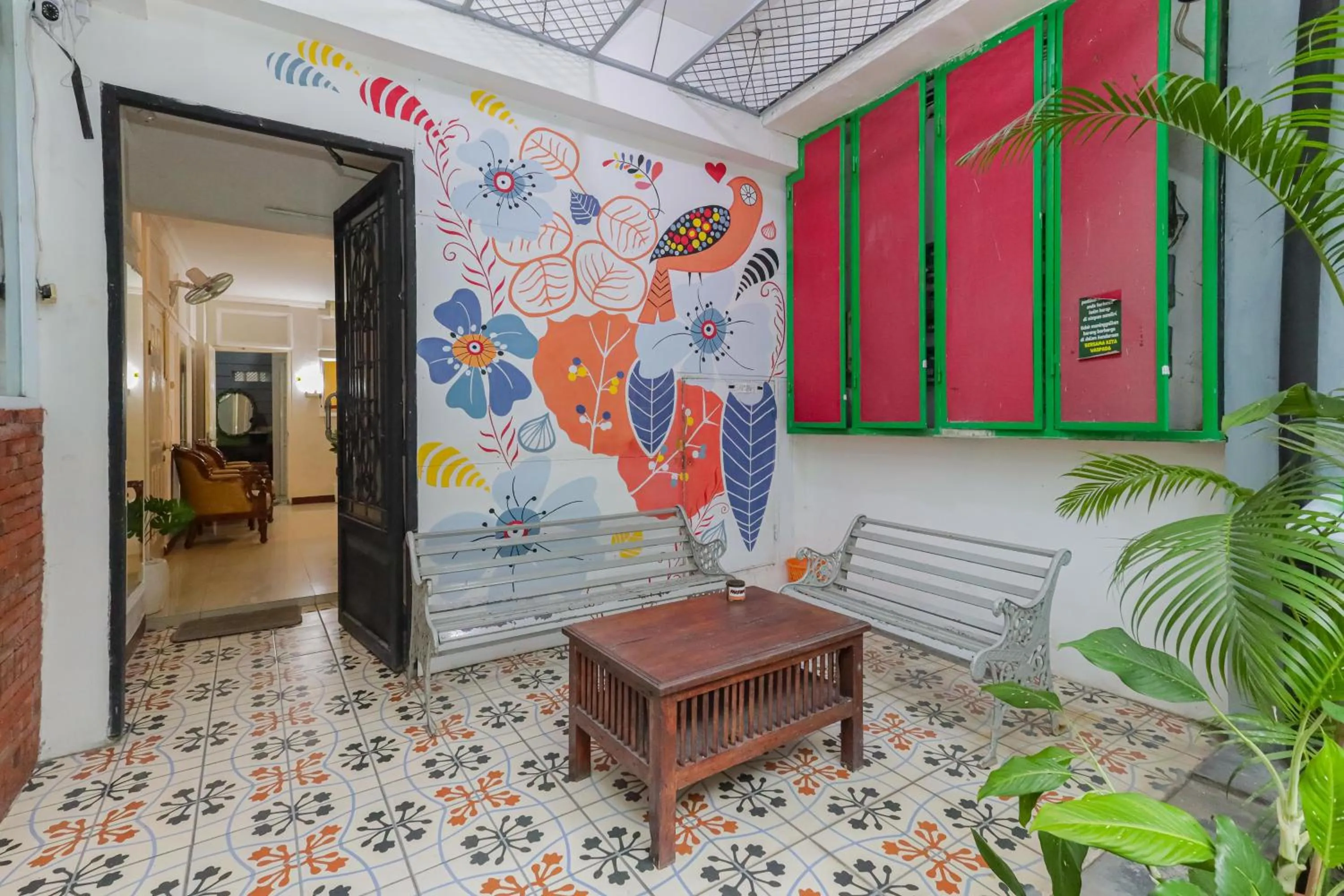 Facade/entrance in Urbanview Hotel Syariah Near Gelora Delta Sidoarjo