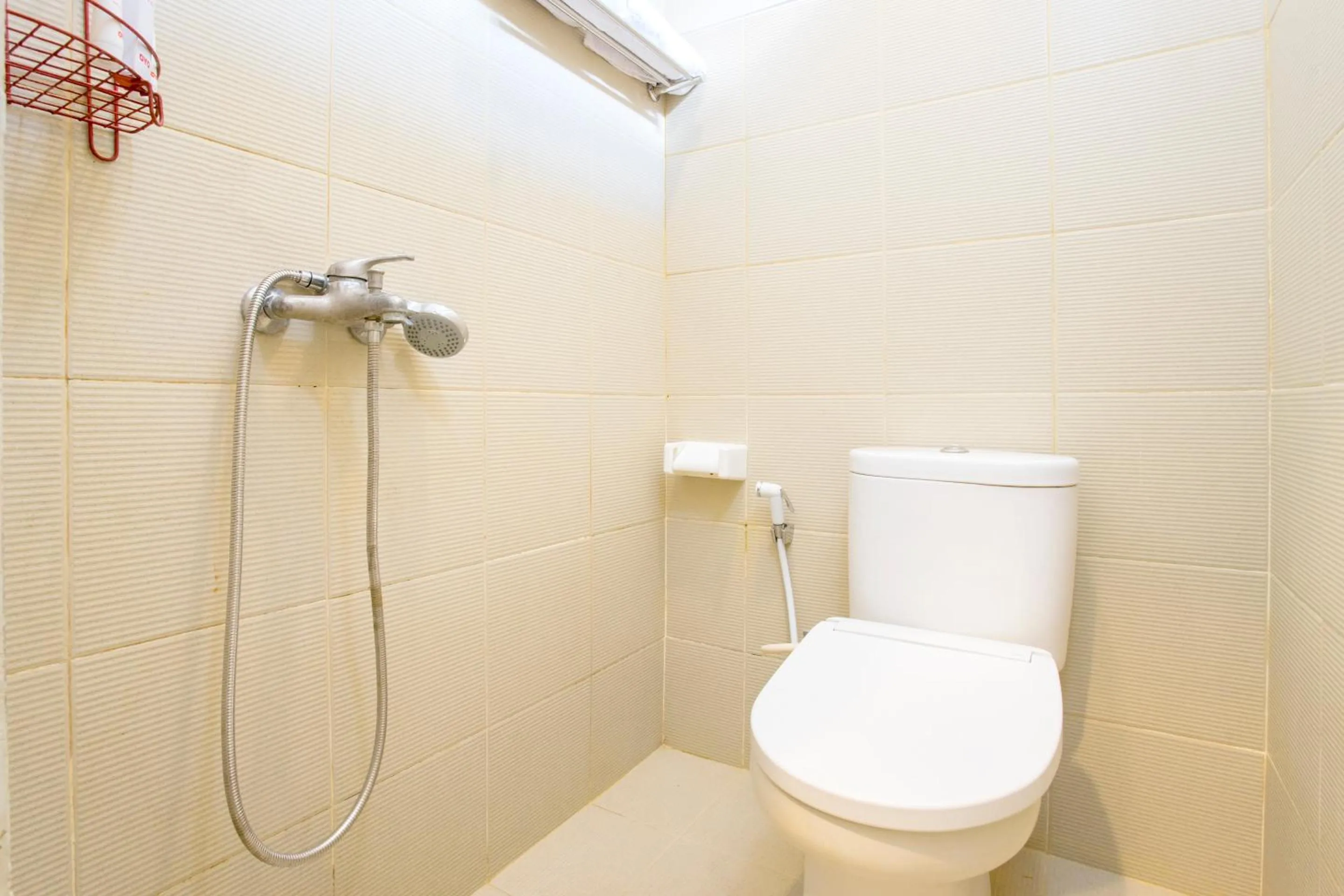 Bathroom in Griya Damai Syariah Yogyakarta Mitra RedDoorz