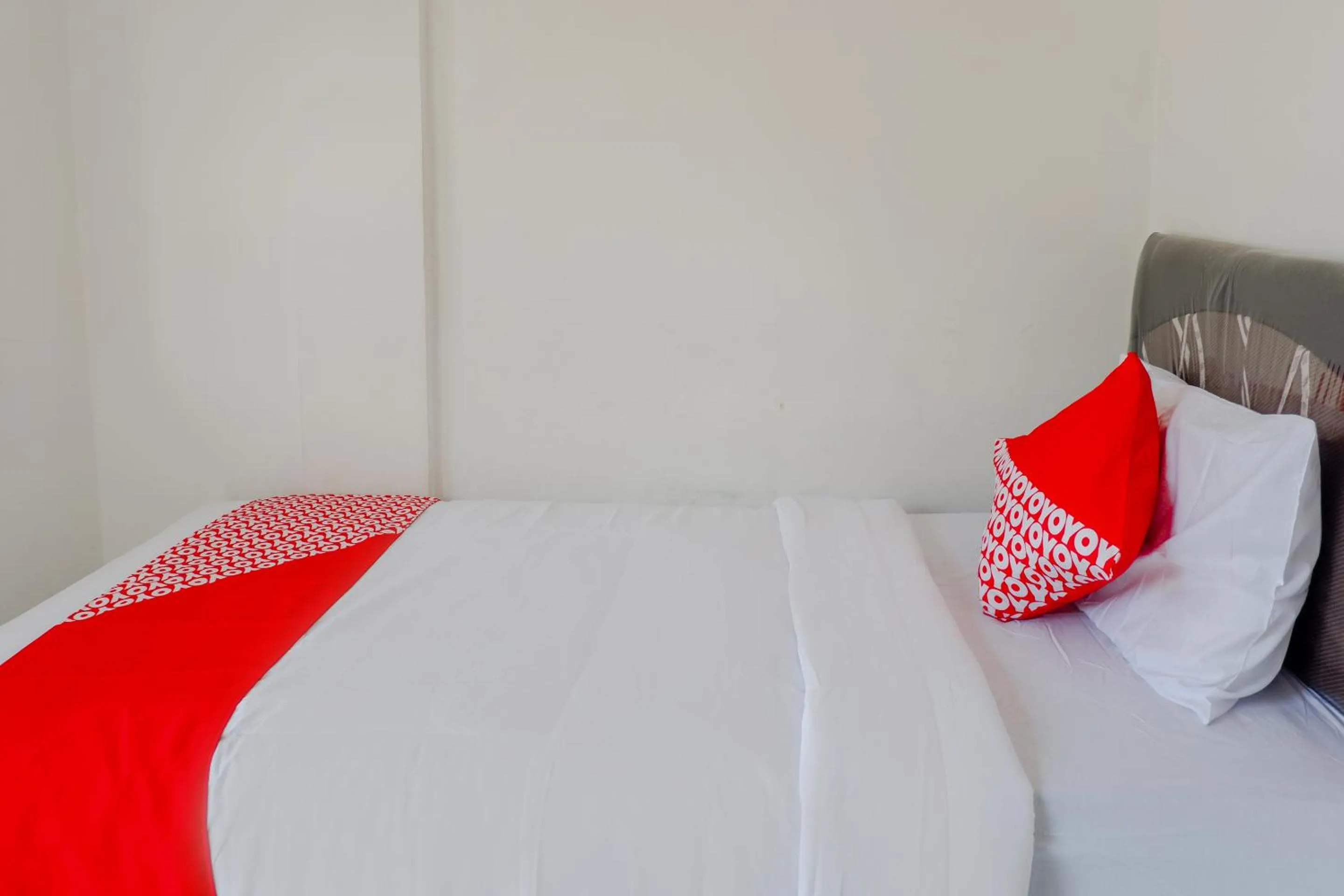 Bedroom, Bed in Capital O 1176 J3 Residence Syariah