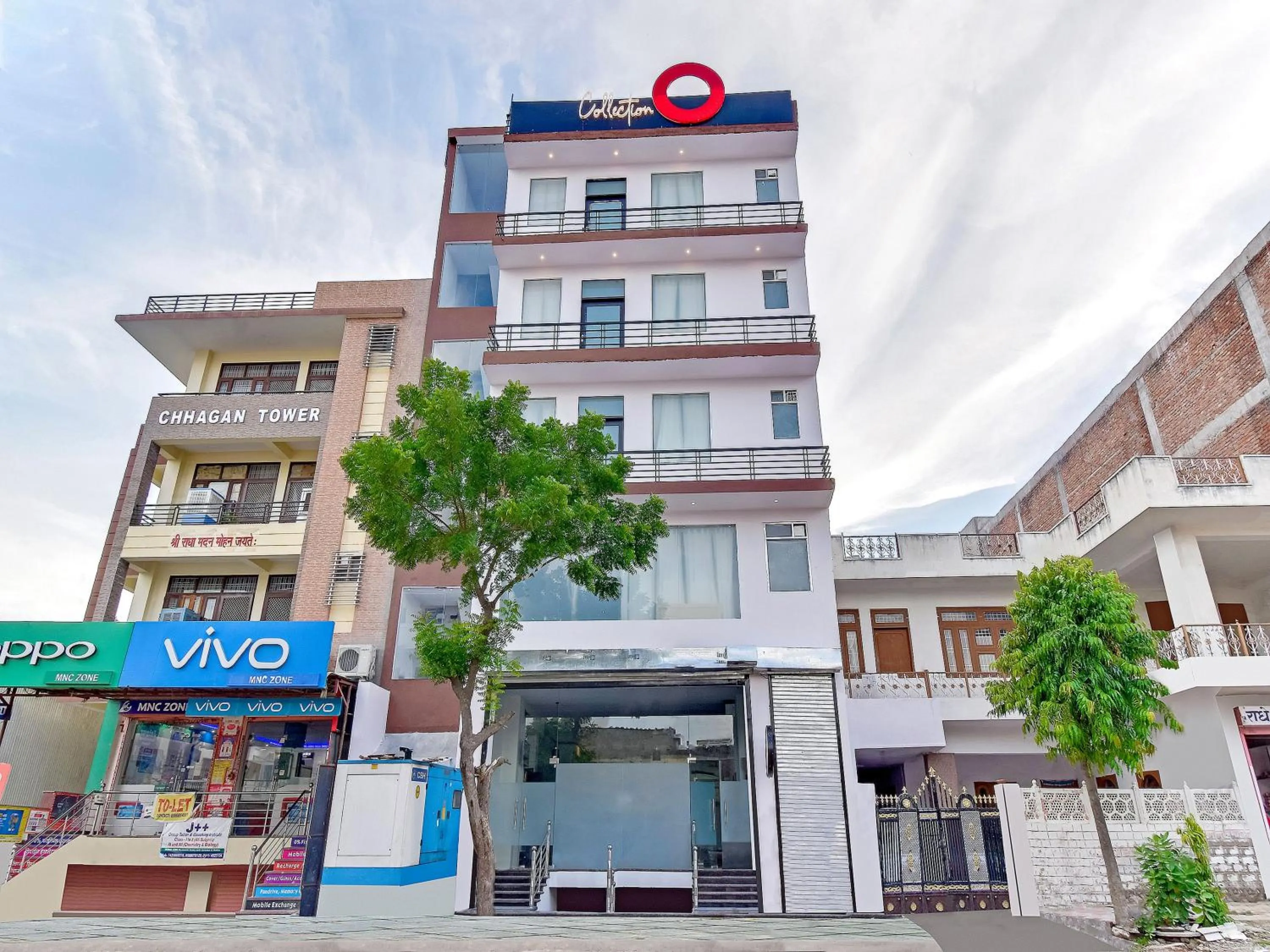 Facade/entrance in Super Collection O Govind Marg