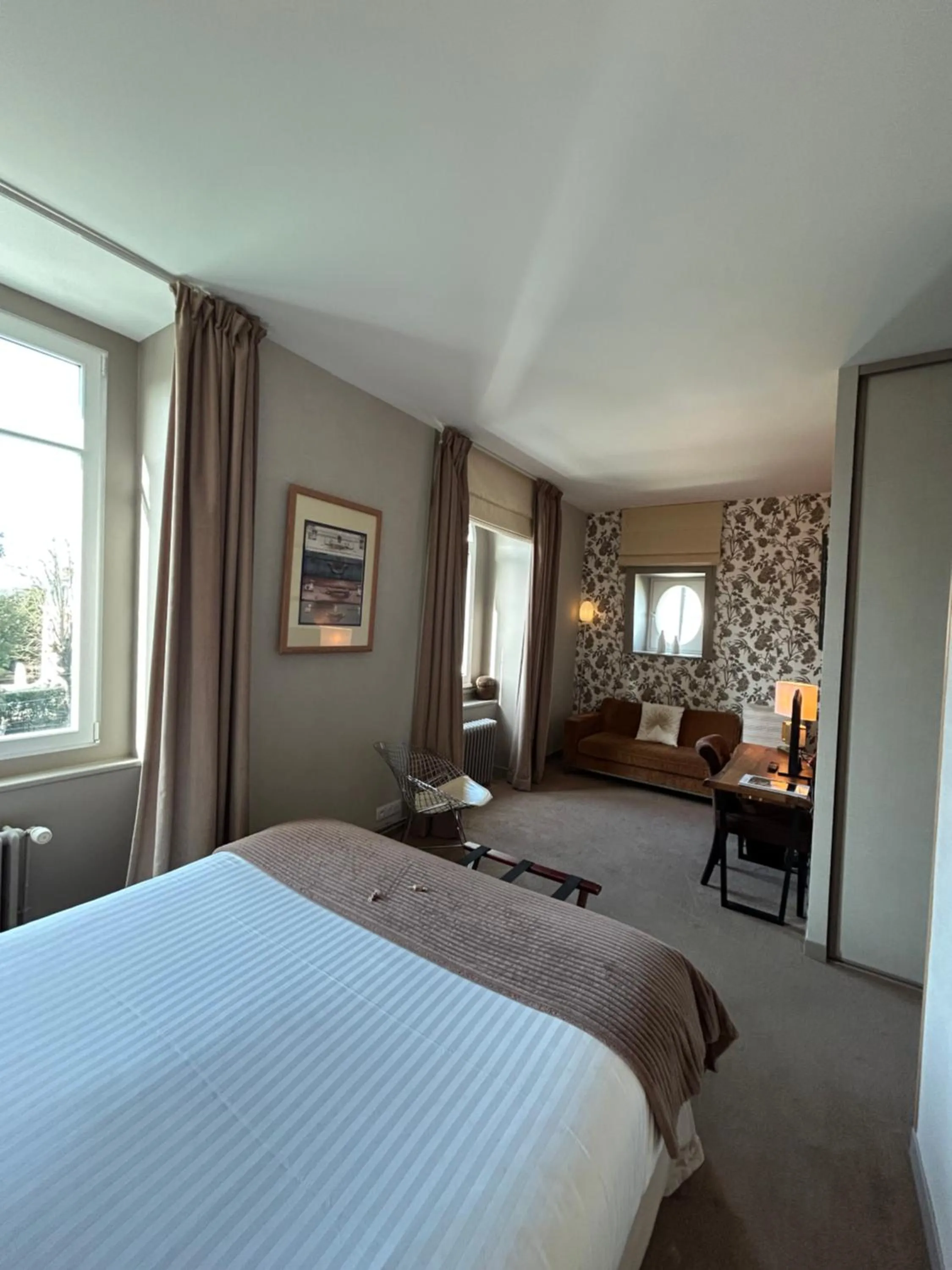 Photo of the whole room, Bed in L'Hôtel Particulier Ascott
