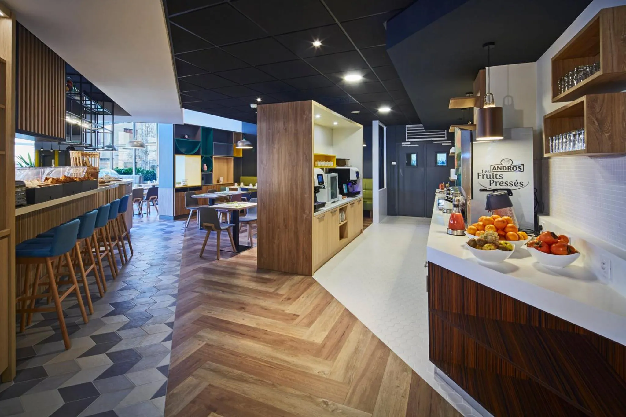 Breakfast in Holiday Inn Clermont Ferrand Centre by IHG