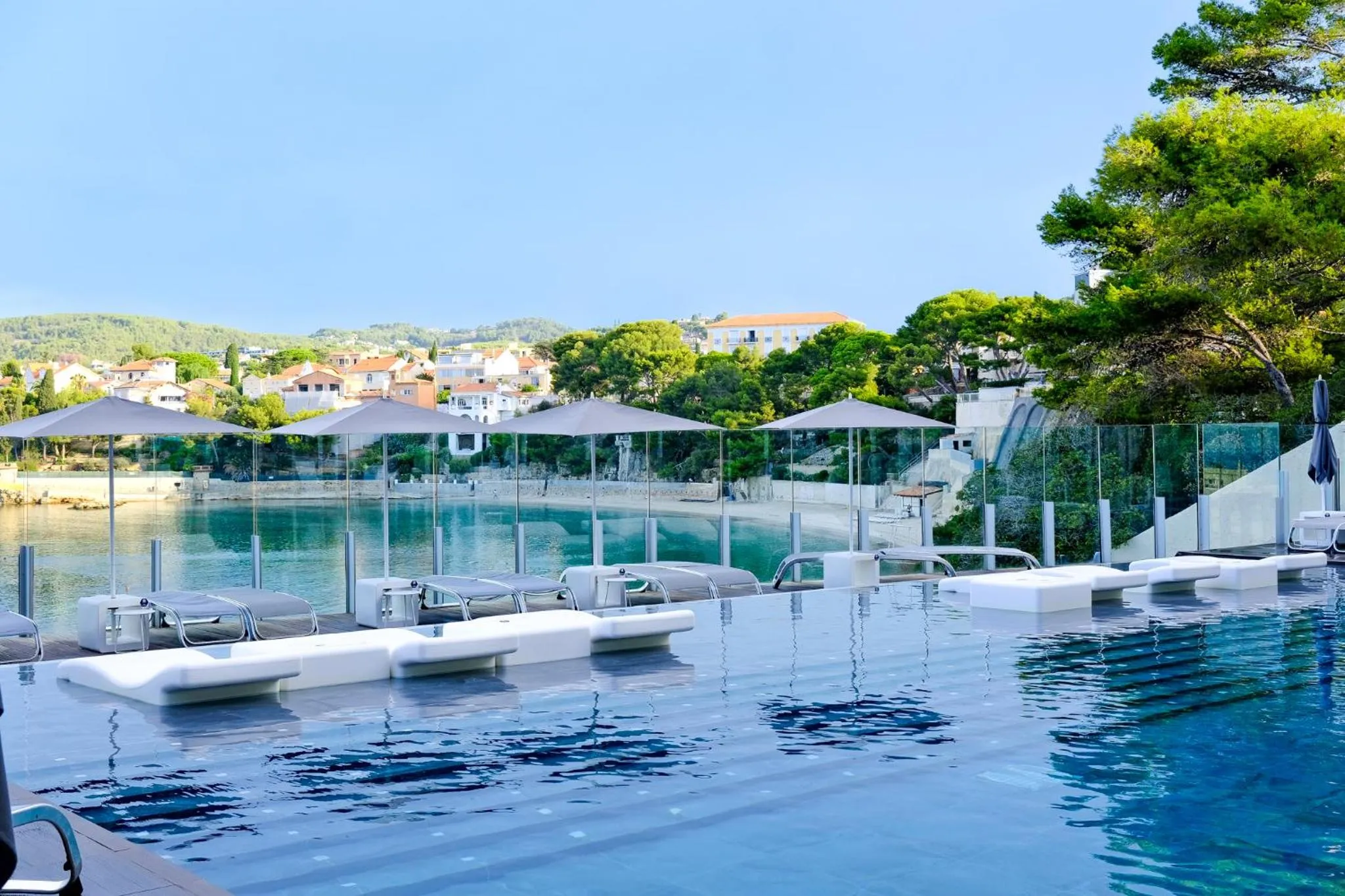 Swimming pool in Thalazur Bandol Ile Rousse - Hôtel & Spa
