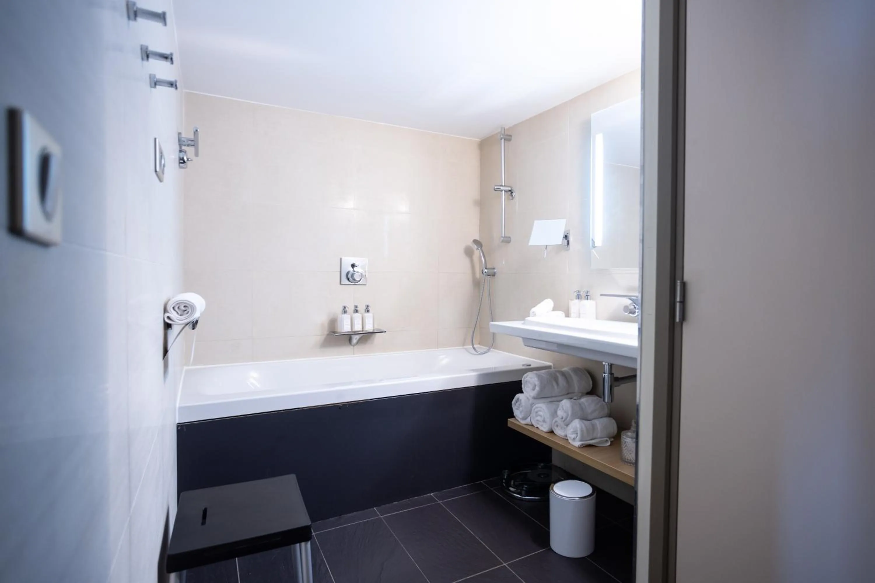 Bathroom in Thalazur Bandol Ile Rousse - Hôtel & Spa