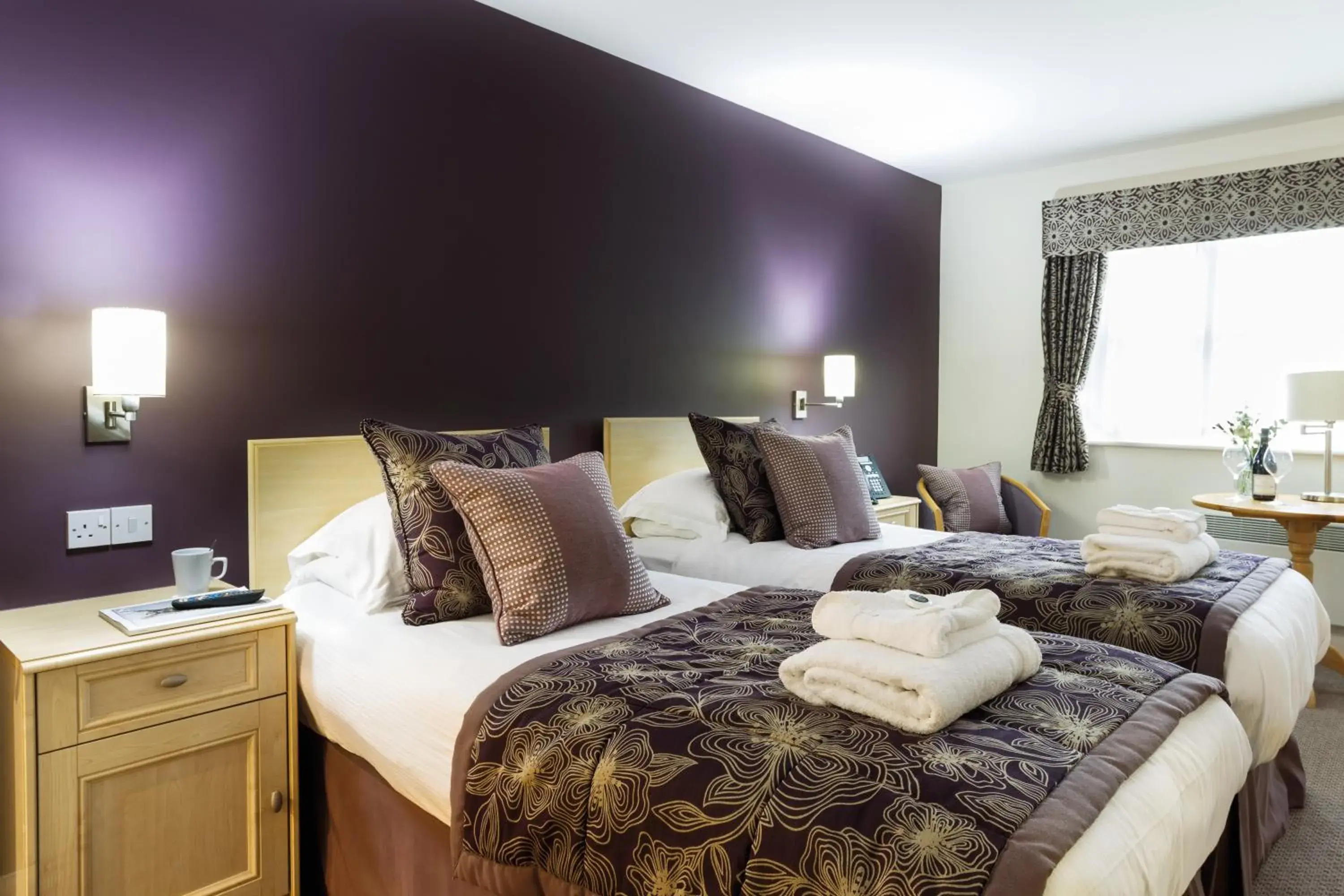 Twin Room - single occupancy in Burntwood Court Hotel Twin Room - single occupancy in Burntwood Court Hotel