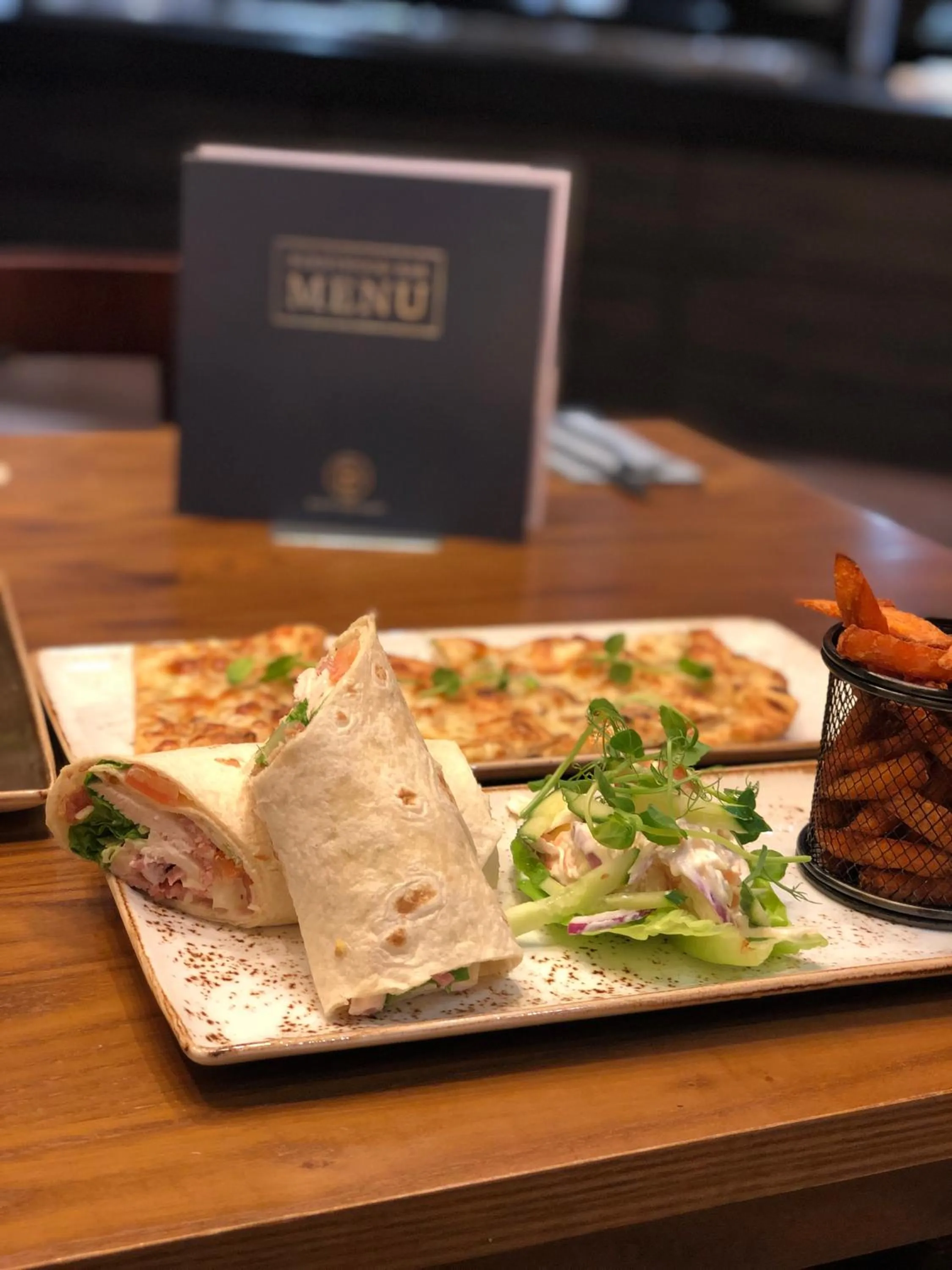 Food and drinks in Burntwood Court Hotel