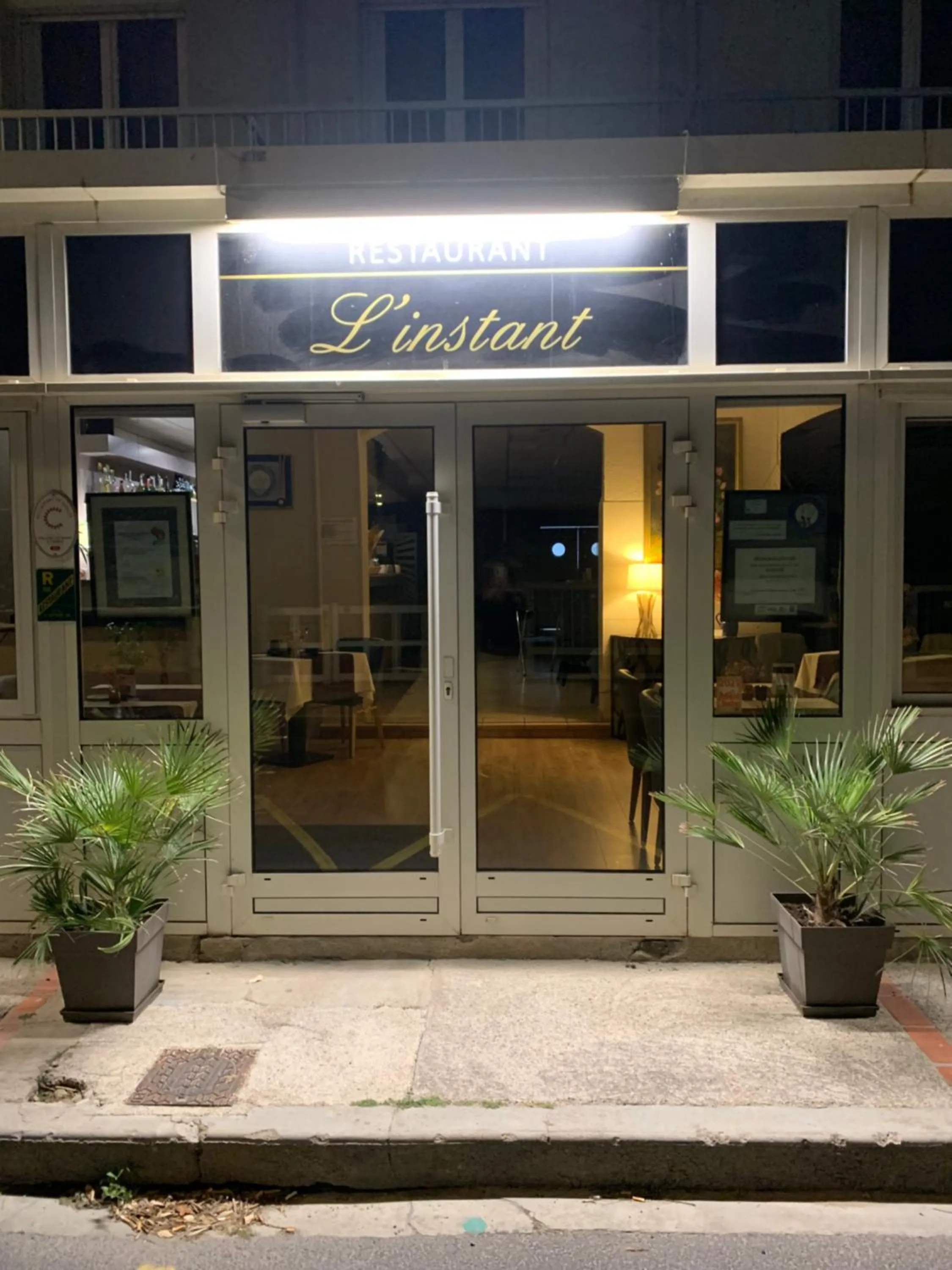 Property building in Le Regina Hôtel et restaurant Canet-plage