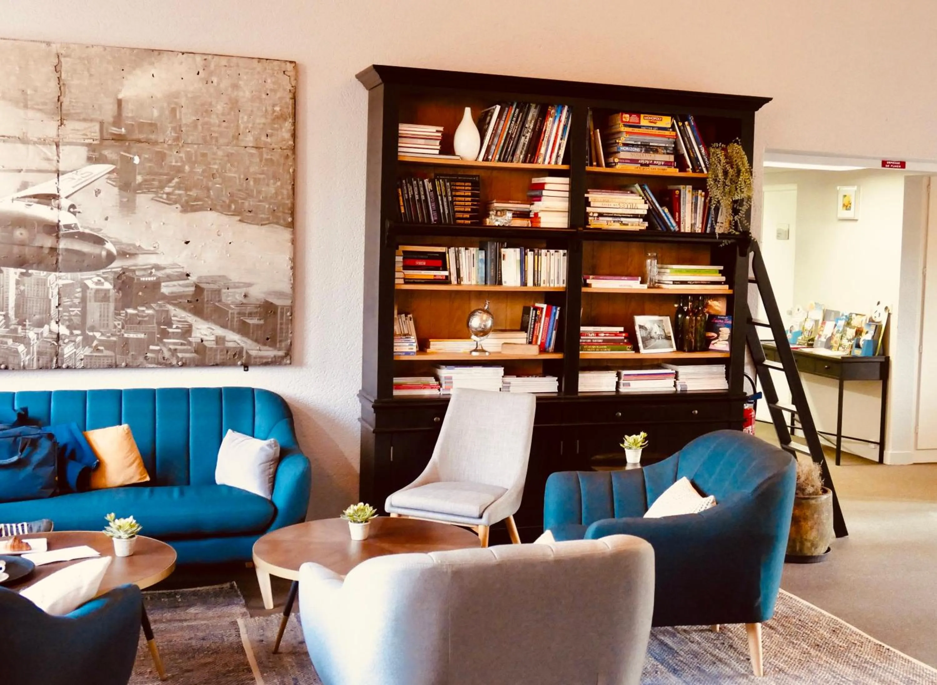 Library in Sure Hotel by Best Western Châteauroux