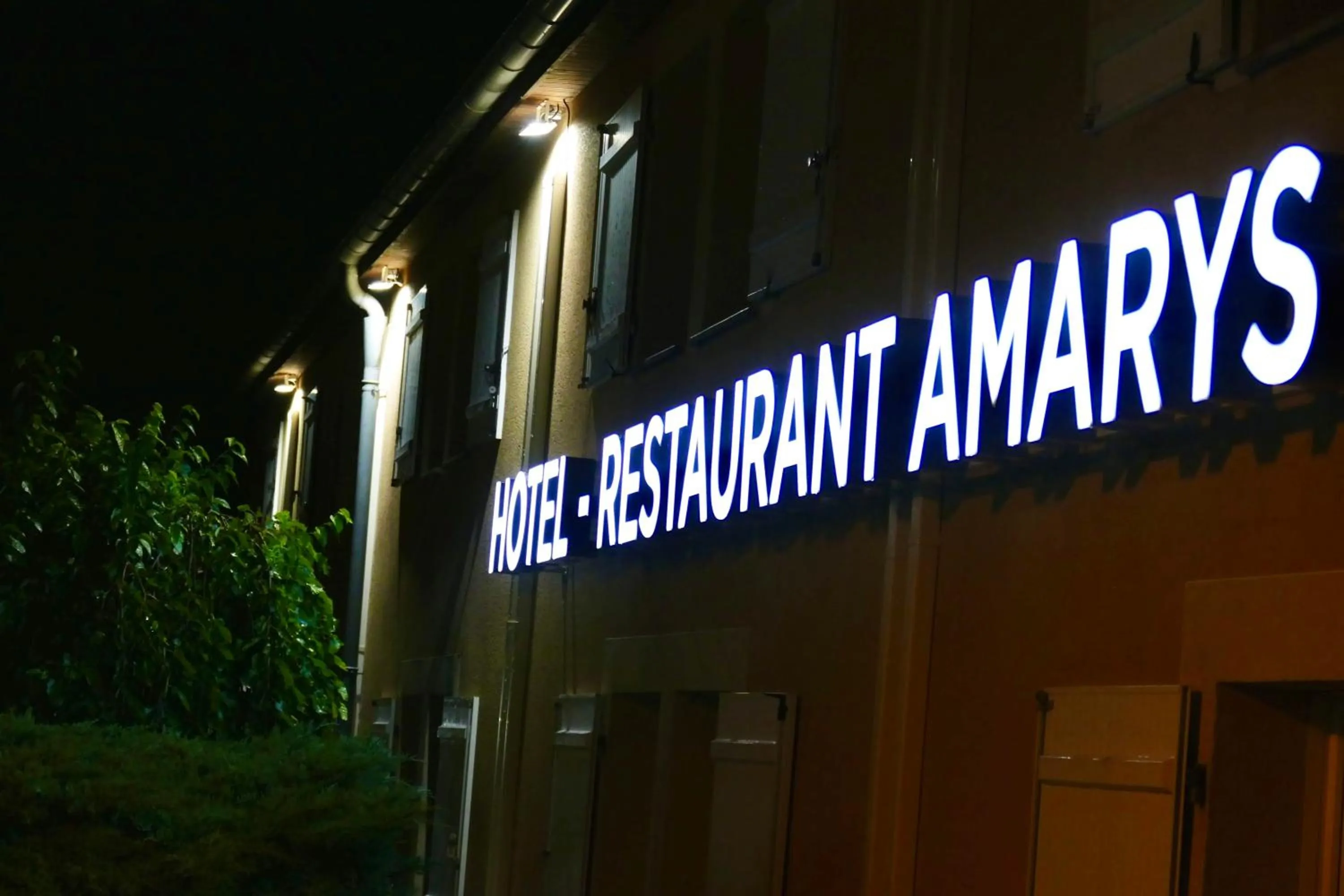 Night in Sure Hotel by Best Western Châteauroux