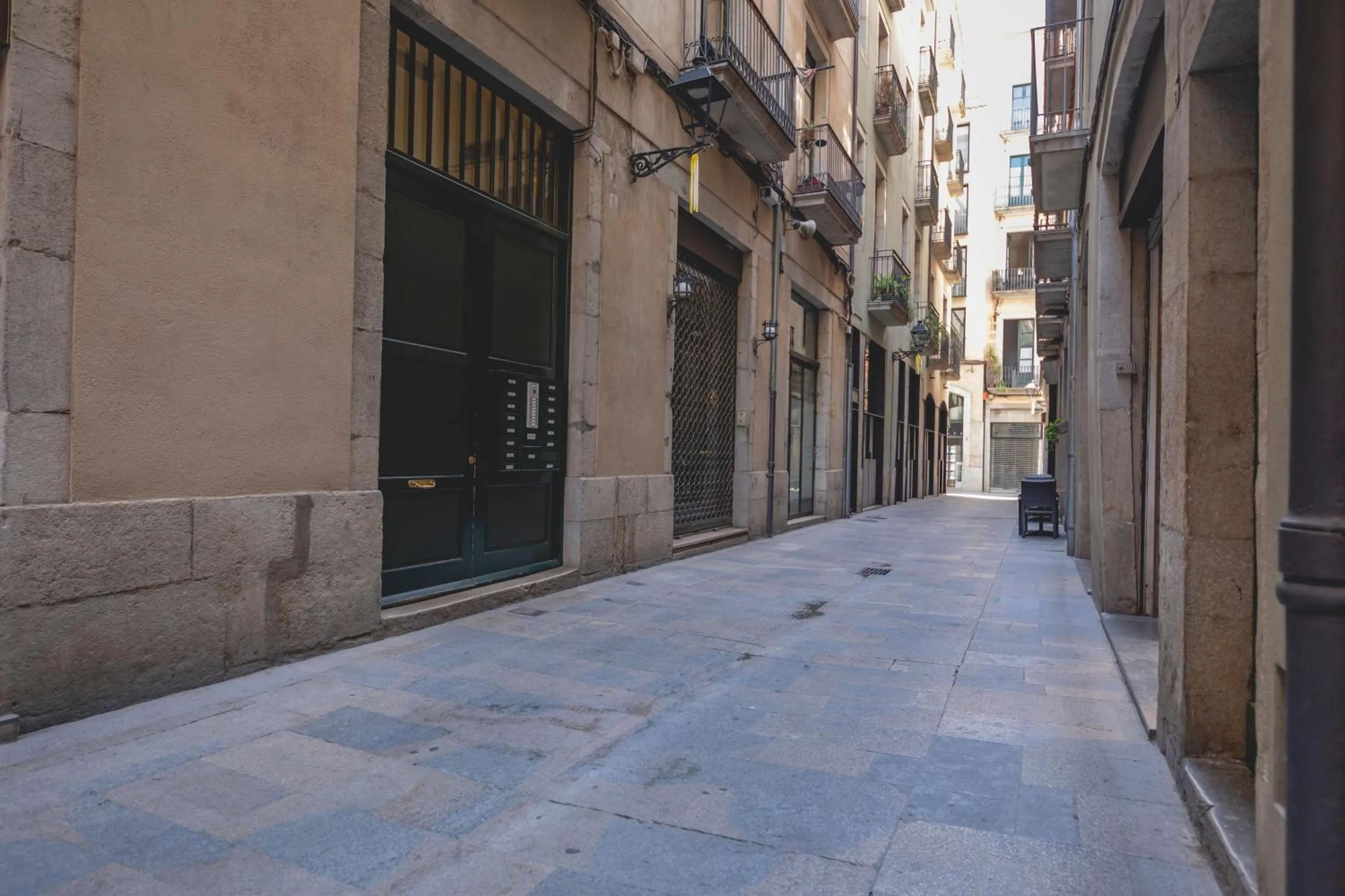 Facade/entrance in Bravissimo Mercaders 6