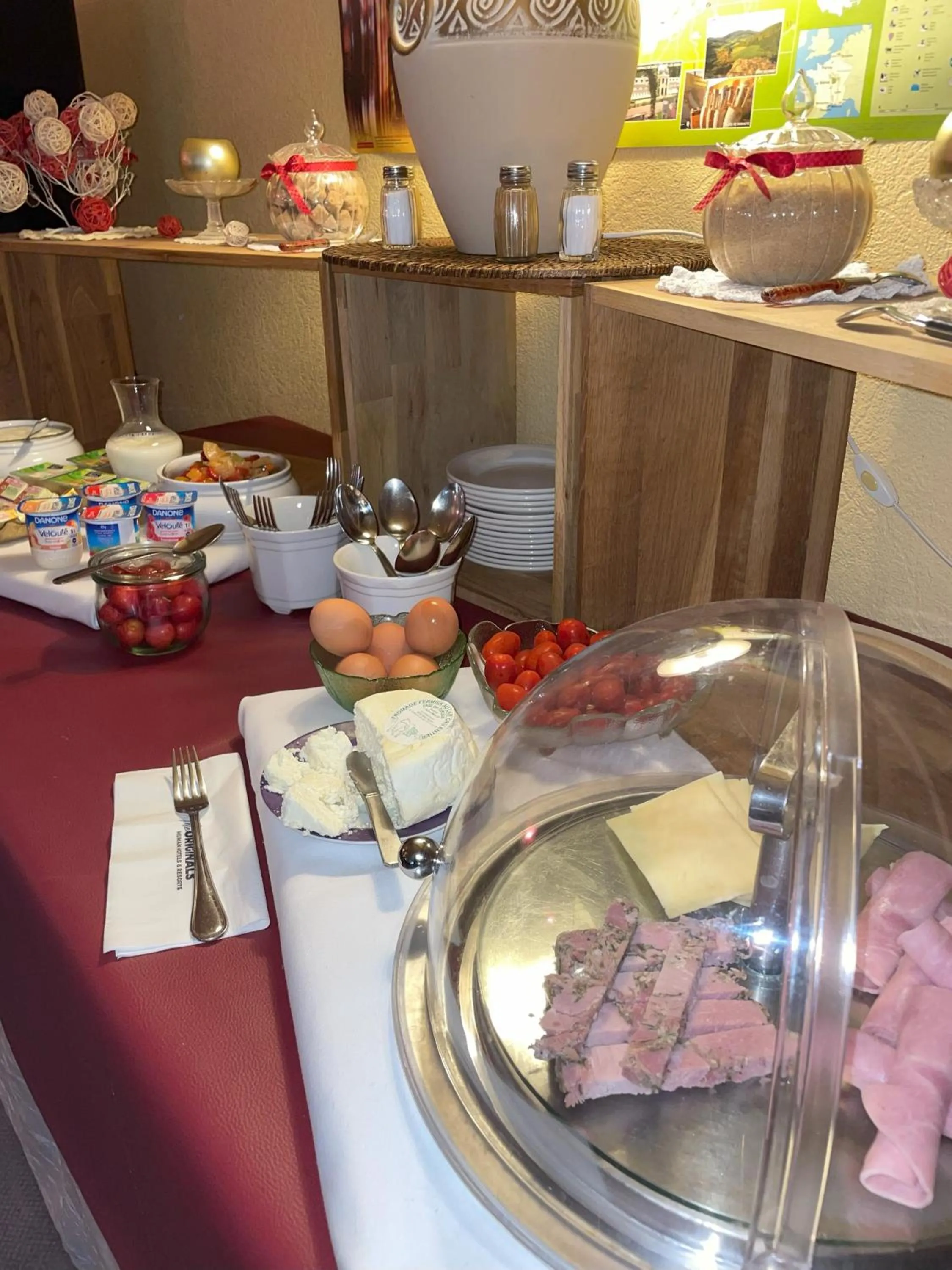 Breakfast in The Originals Boutique, Hôtel Clos Sainte Marie, Nevers