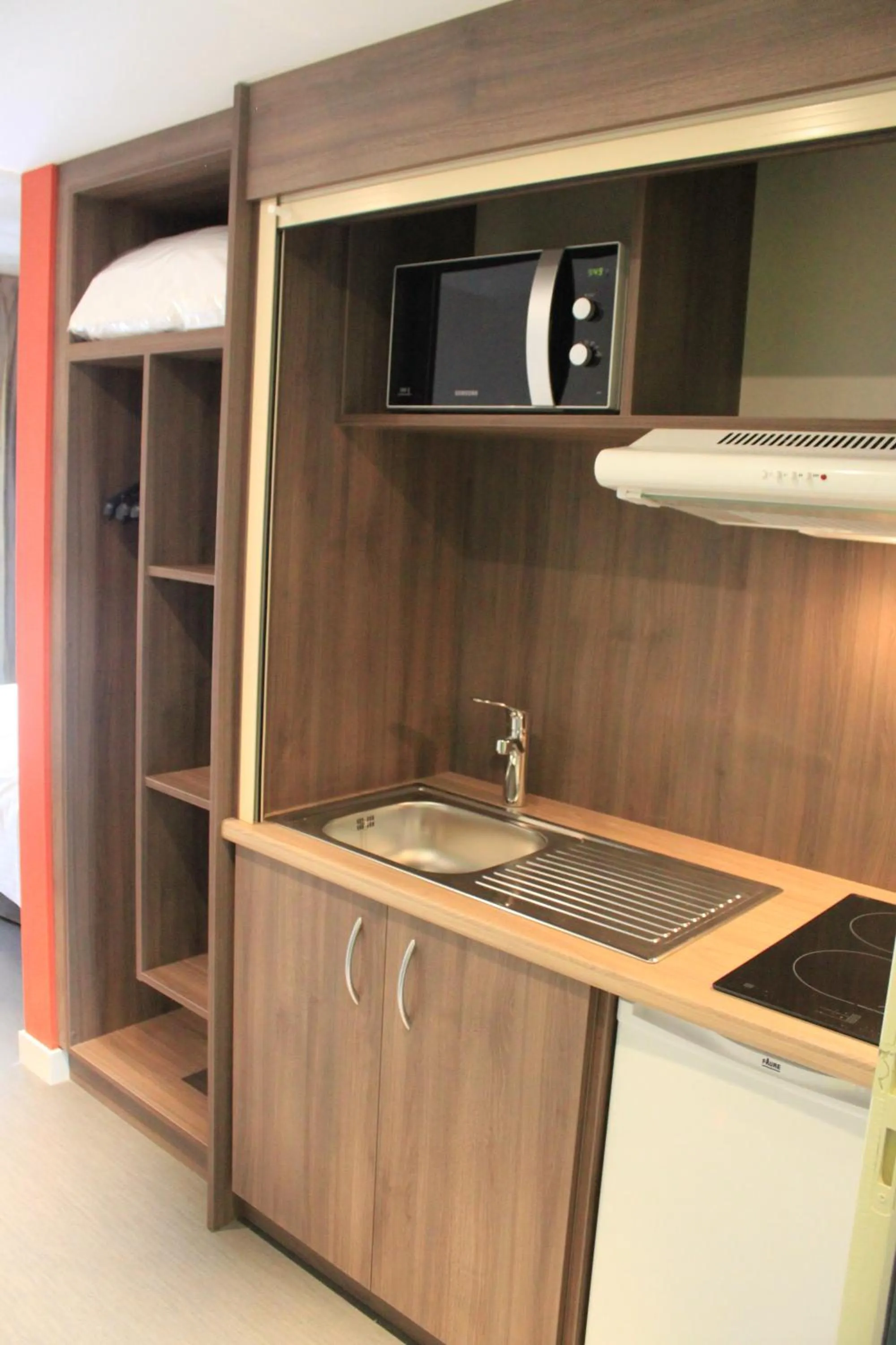 Kitchen or kitchenette in The Originals Boutique, Hôtel La Chaussairie, Rennes Sud