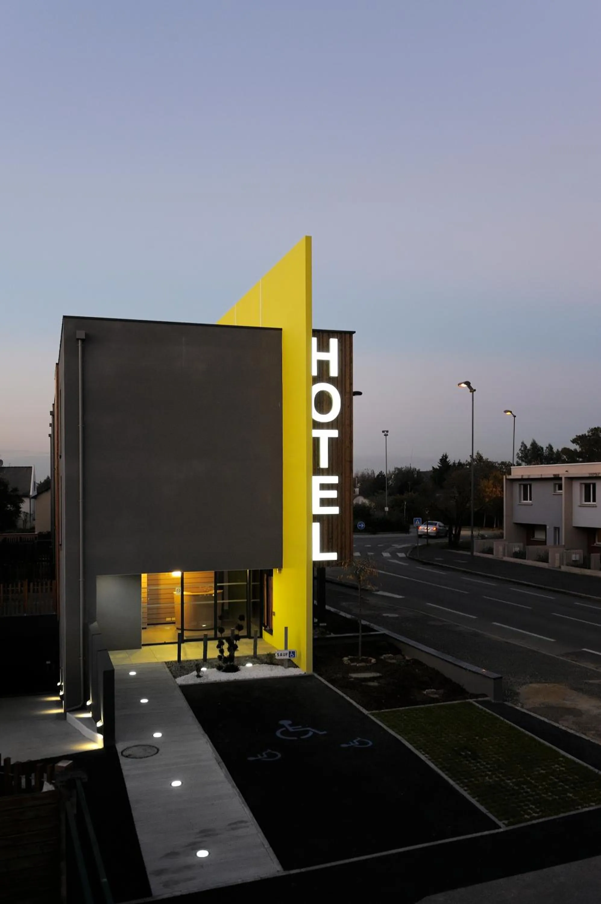 Facade/entrance in The Originals Boutique, Hôtel La Chaussairie, Rennes Sud