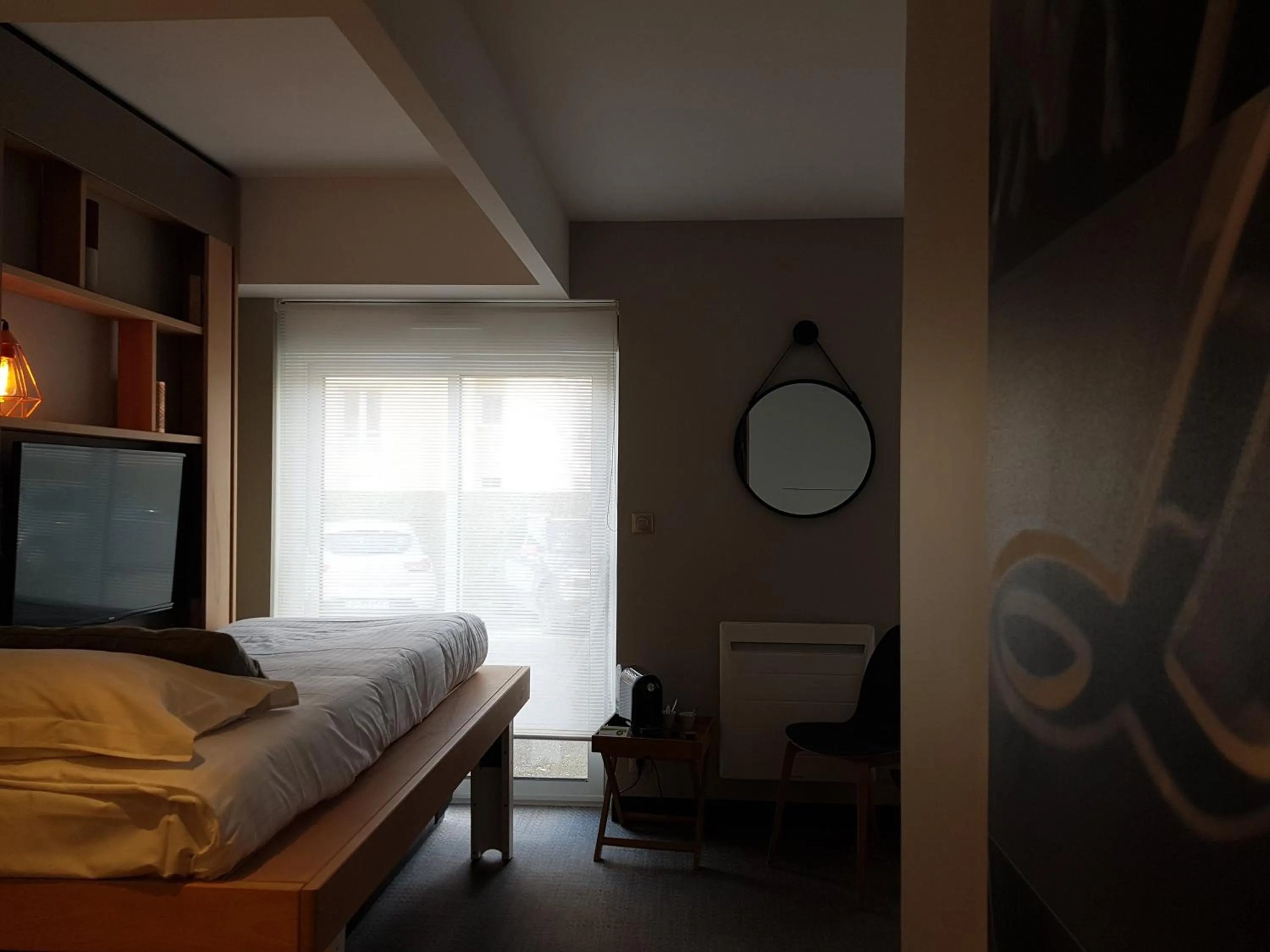 Photo of the whole room, Bed in The Originals Boutique, Hôtel La Chaussairie, Rennes Sud