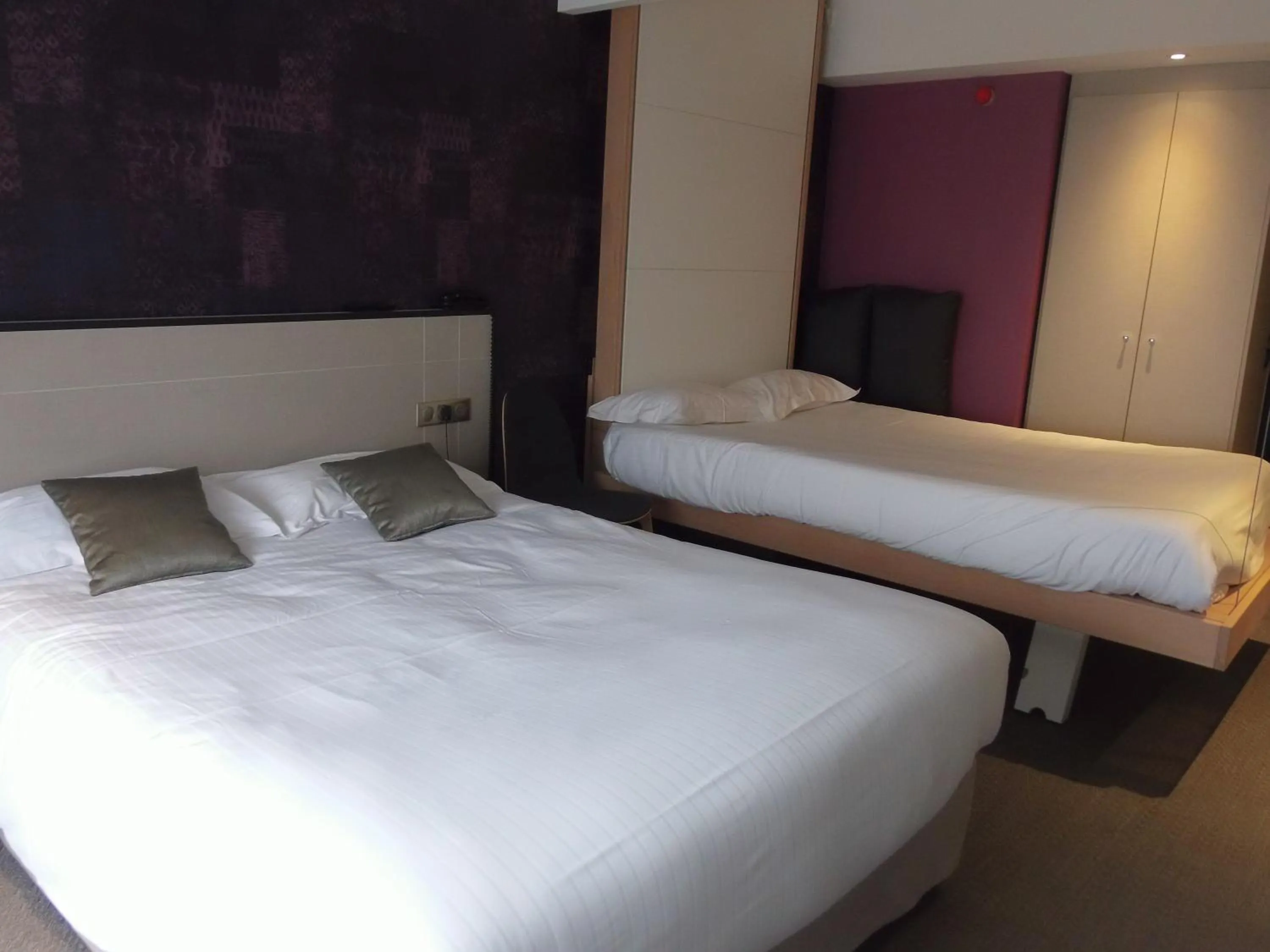 Bedroom, Bed in The Originals Boutique, Hôtel La Chaussairie, Rennes Sud