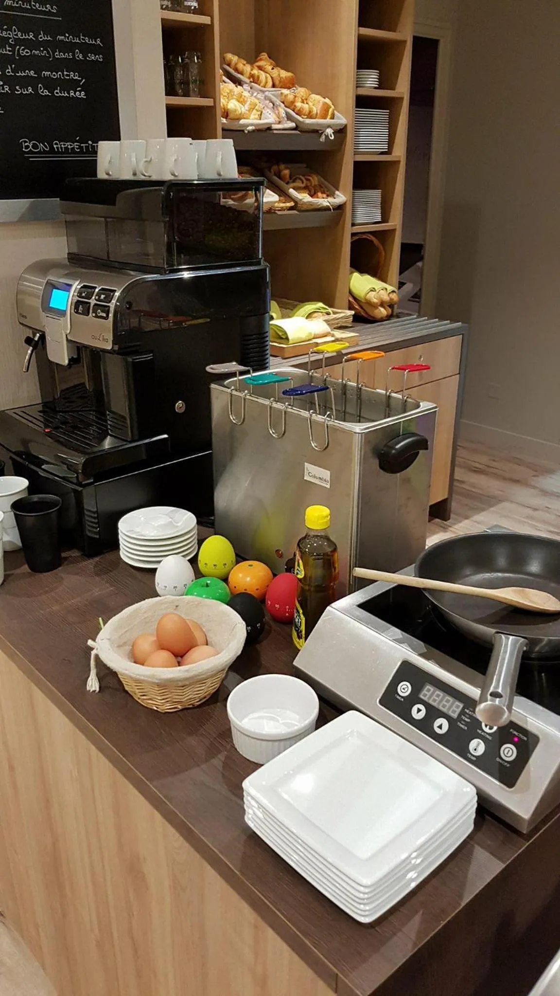 Buffet breakfast in The Originals Boutique, Hôtel La Chaussairie, Rennes Sud