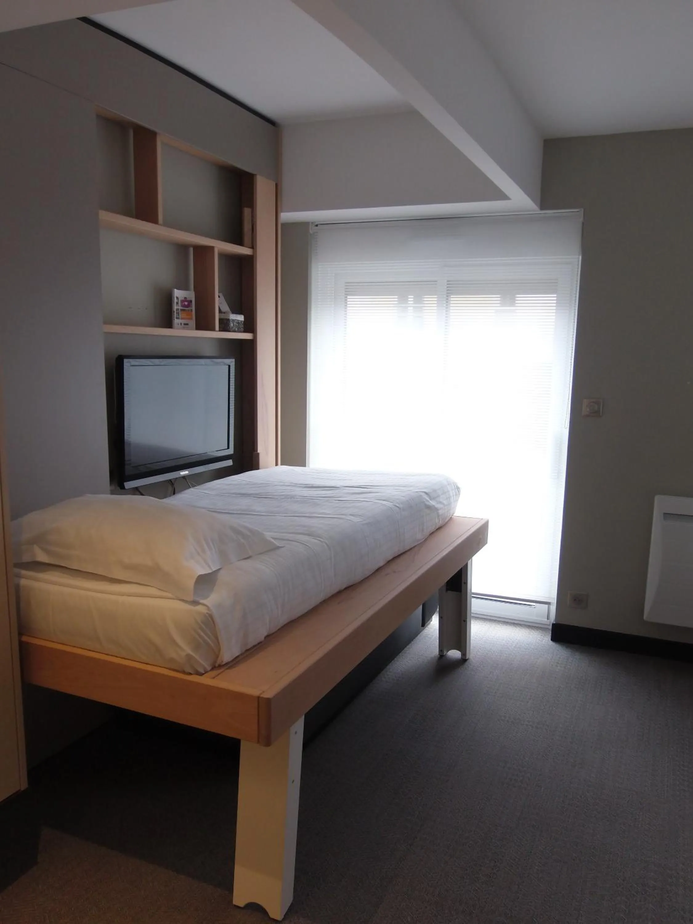 Bedroom, Bed in The Originals Boutique, Hôtel La Chaussairie, Rennes Sud