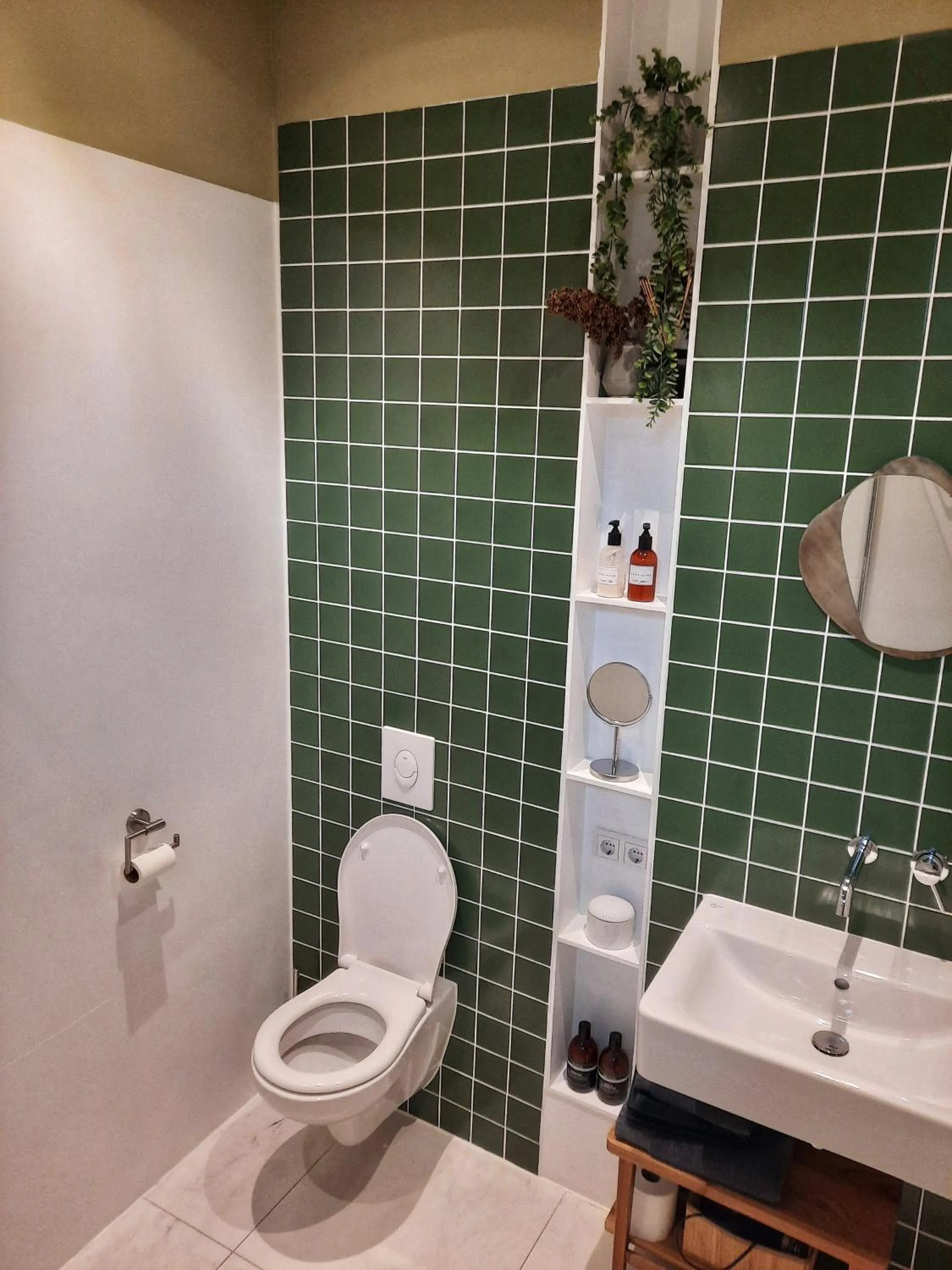 Bathroom in Inn the Green