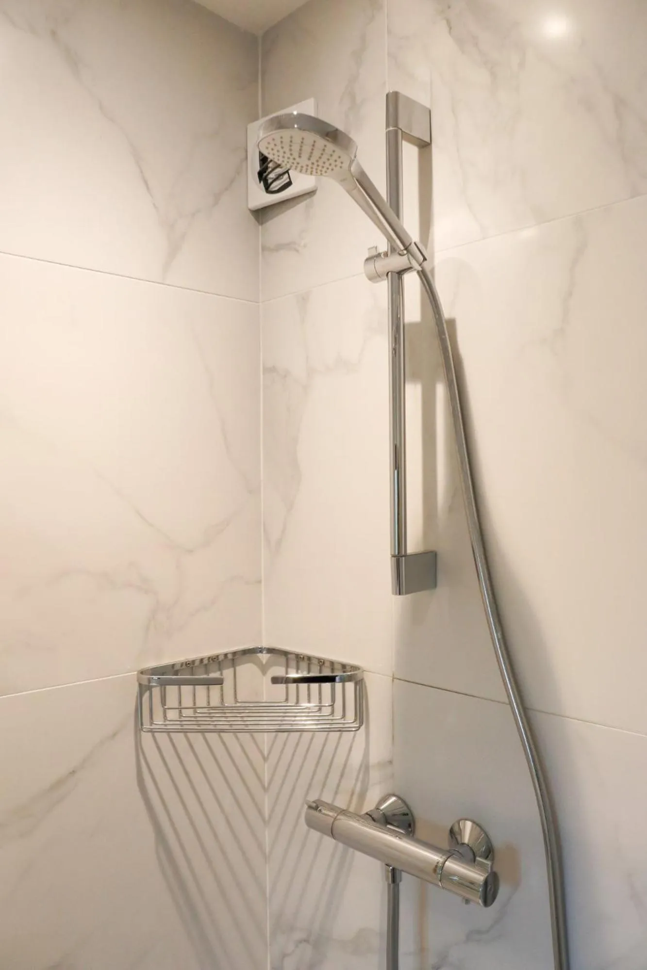 Shower in Hotel Le Branhoc - Brit Hotel Auray