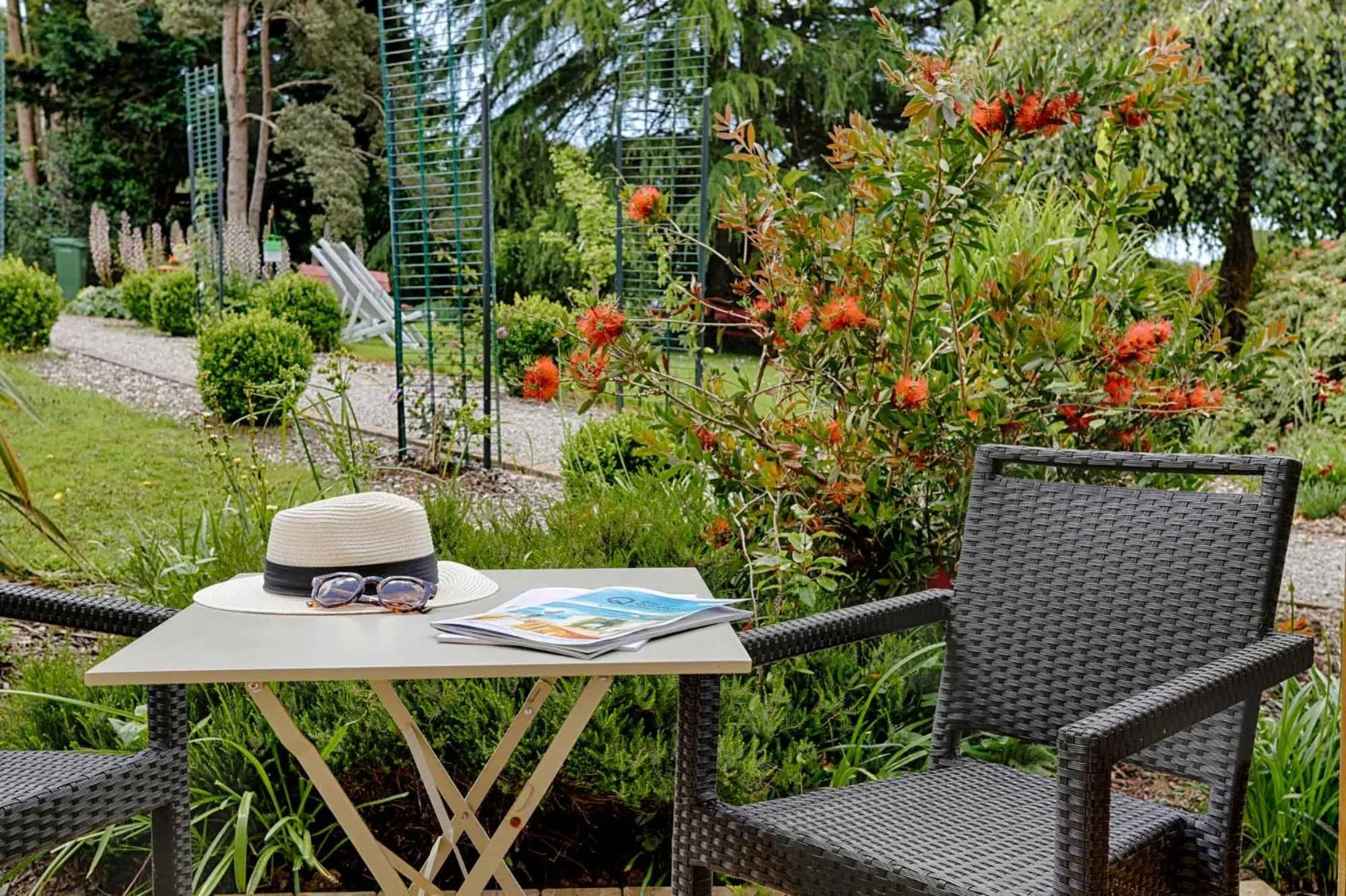 Garden view in Hotel Le Branhoc - Brit Hotel Auray