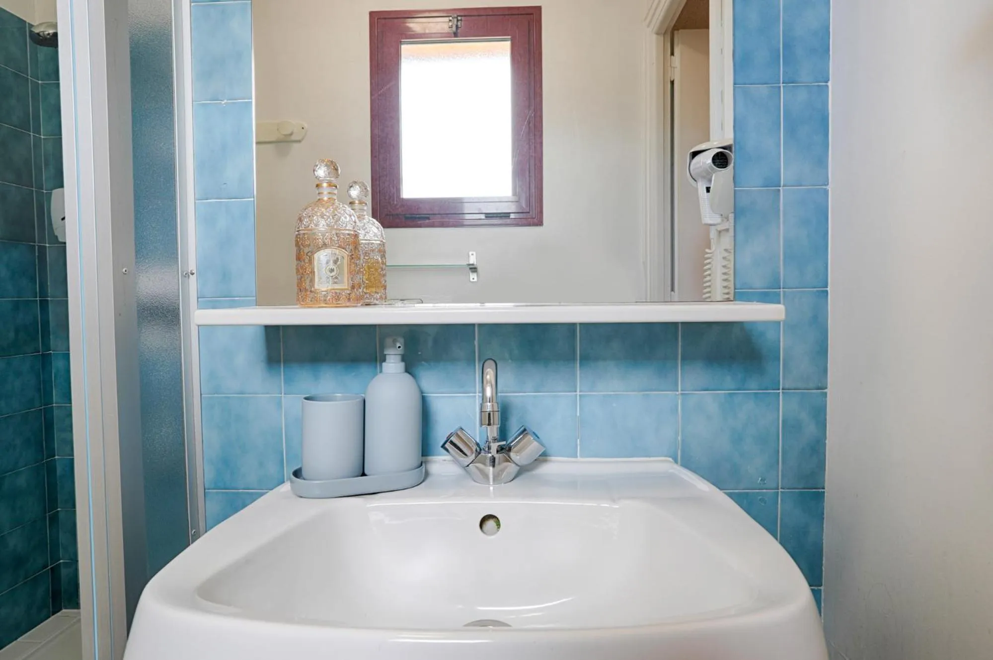 Bathroom in Hotel Le Branhoc - Brit Hotel Auray